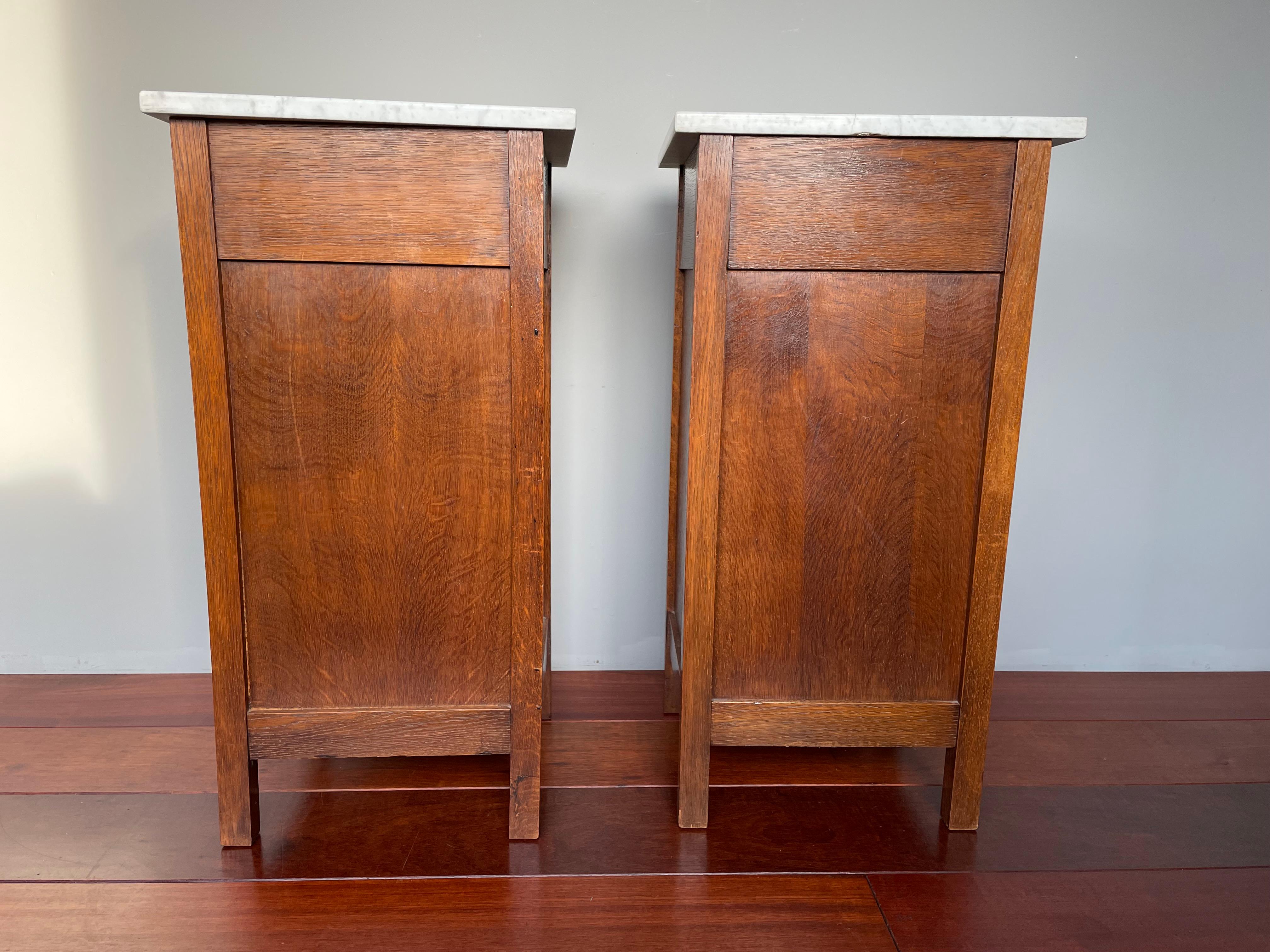 Pair of Tiger Oak Dutch Arts & Crafts Bedside Tables / Nightstands w Marble Tops 1