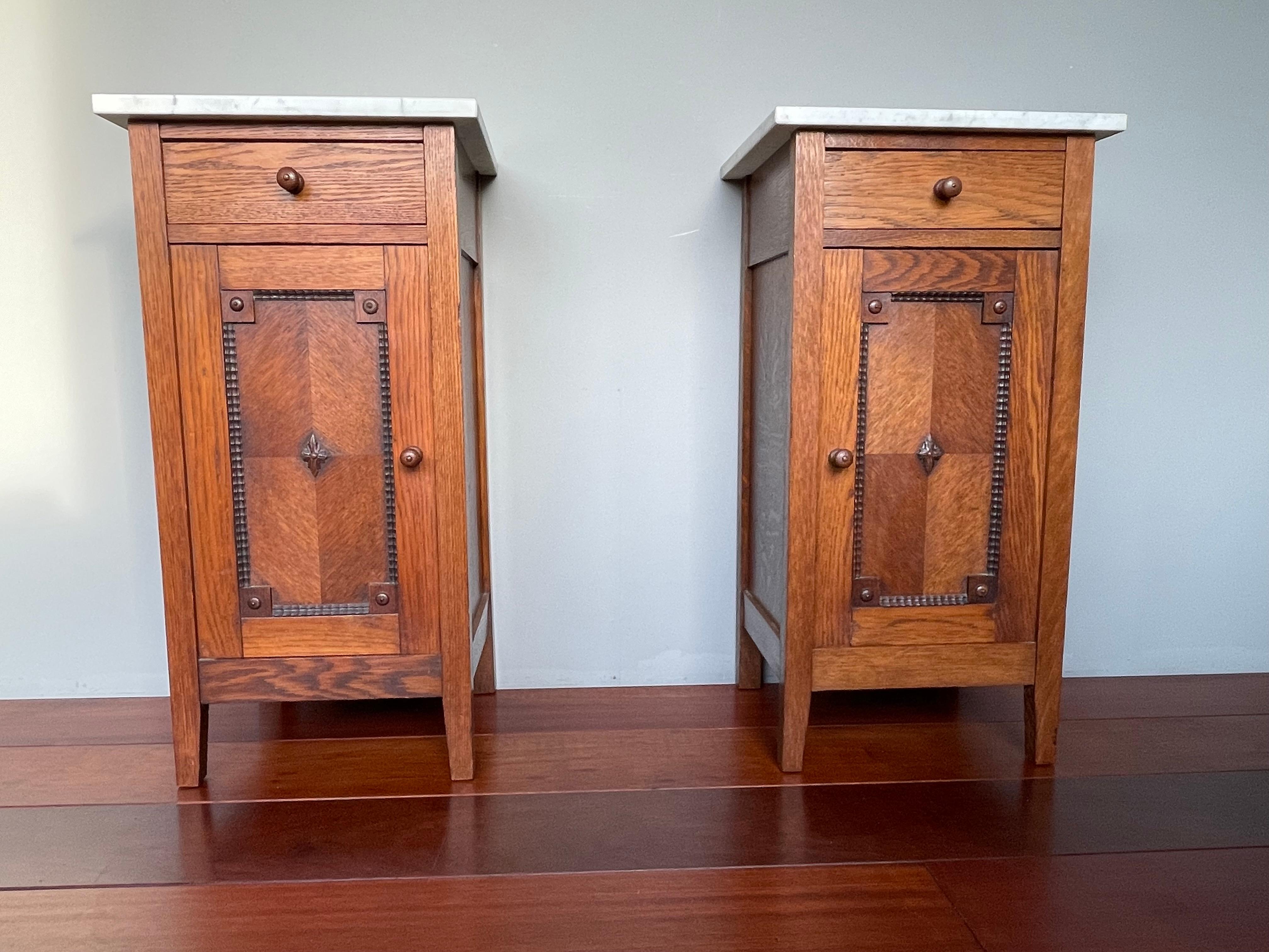 Pair of Tiger Oak Dutch Arts & Crafts Bedside Tables / Nightstands w Marble Tops 4
