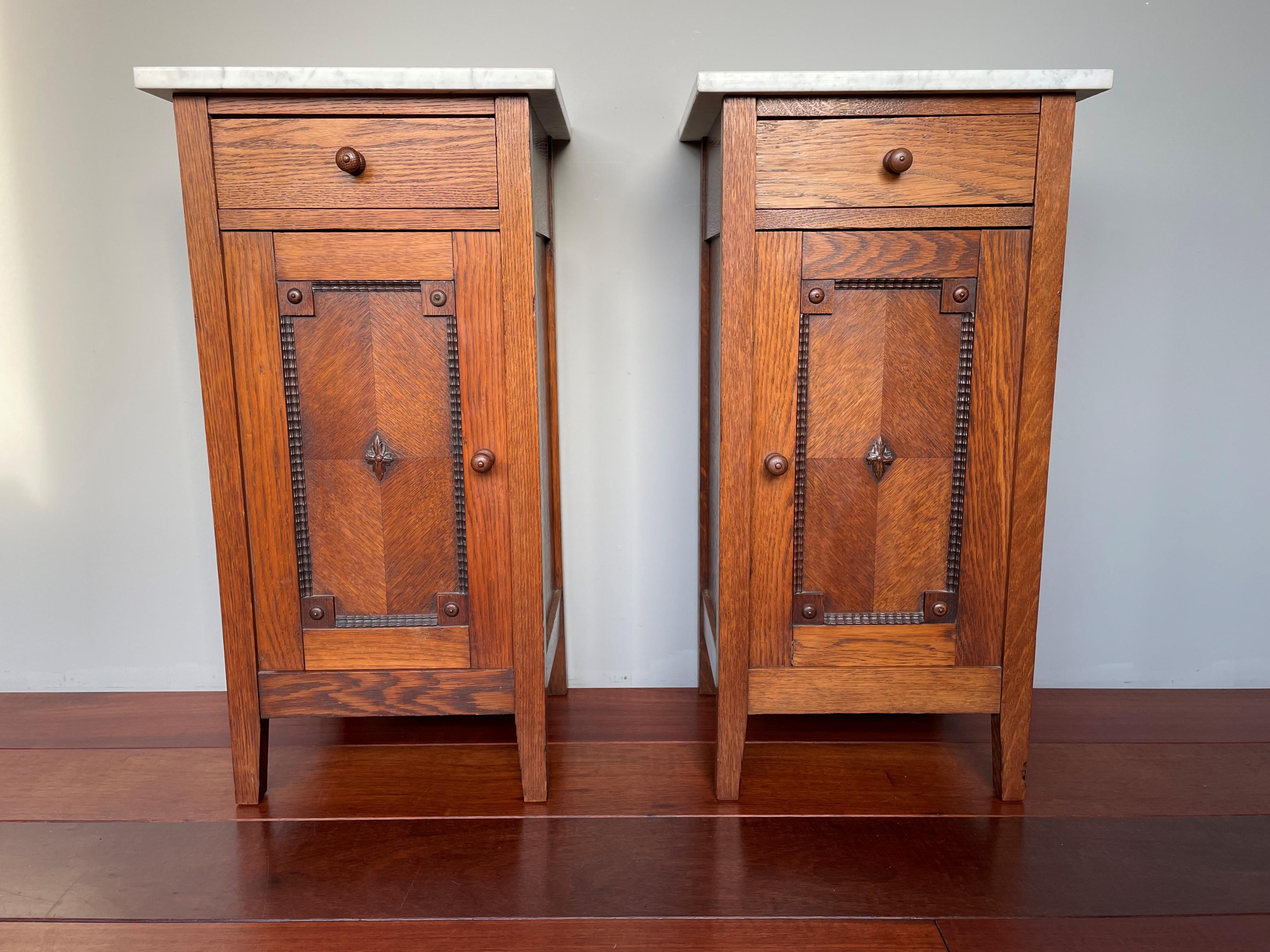Pair of Tiger Oak Dutch Arts & Crafts Bedside Tables / Nightstands w Marble Tops 8