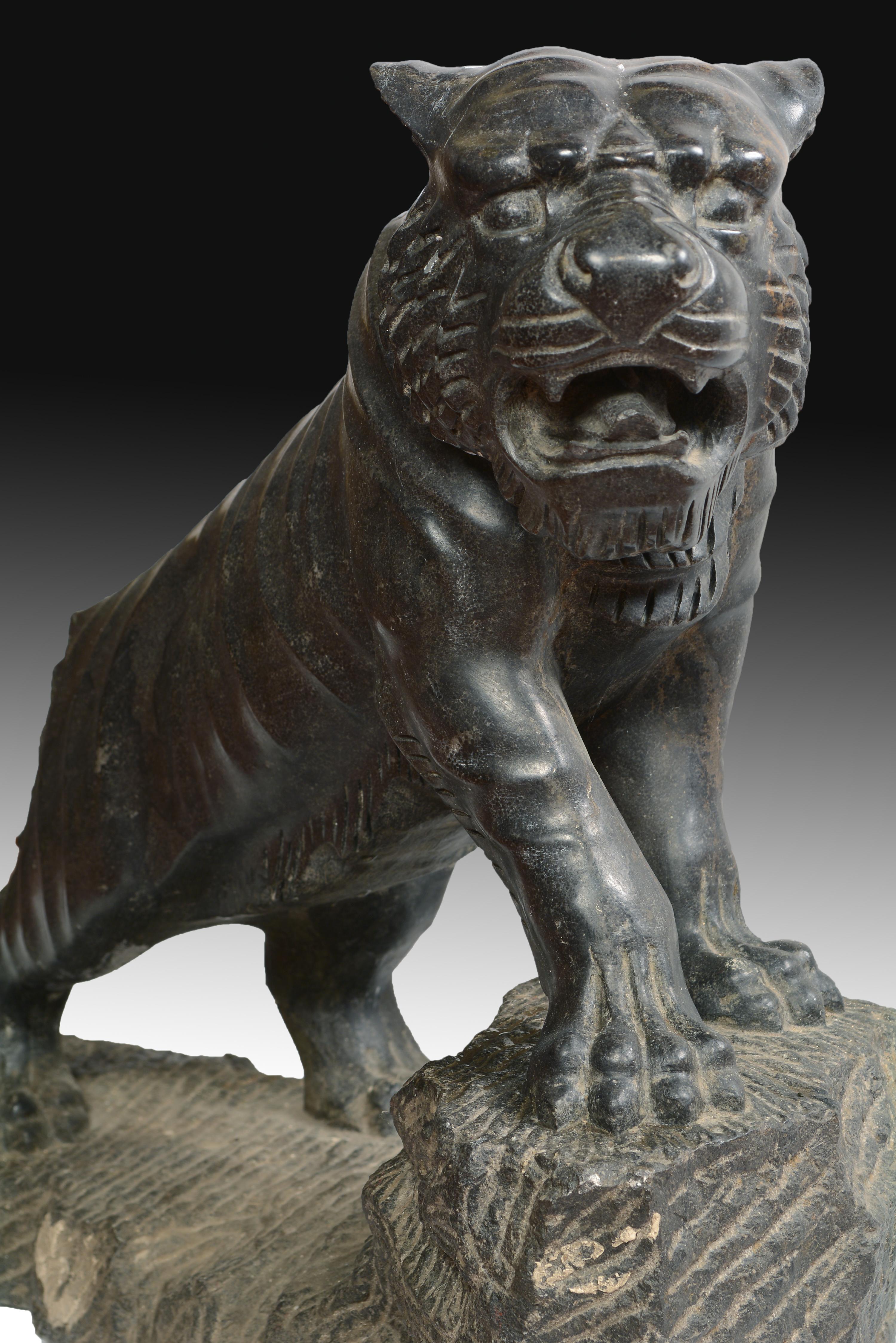 Other Pair of Tigers, Carved Marble, 20th Century, after Oriental Models For Sale