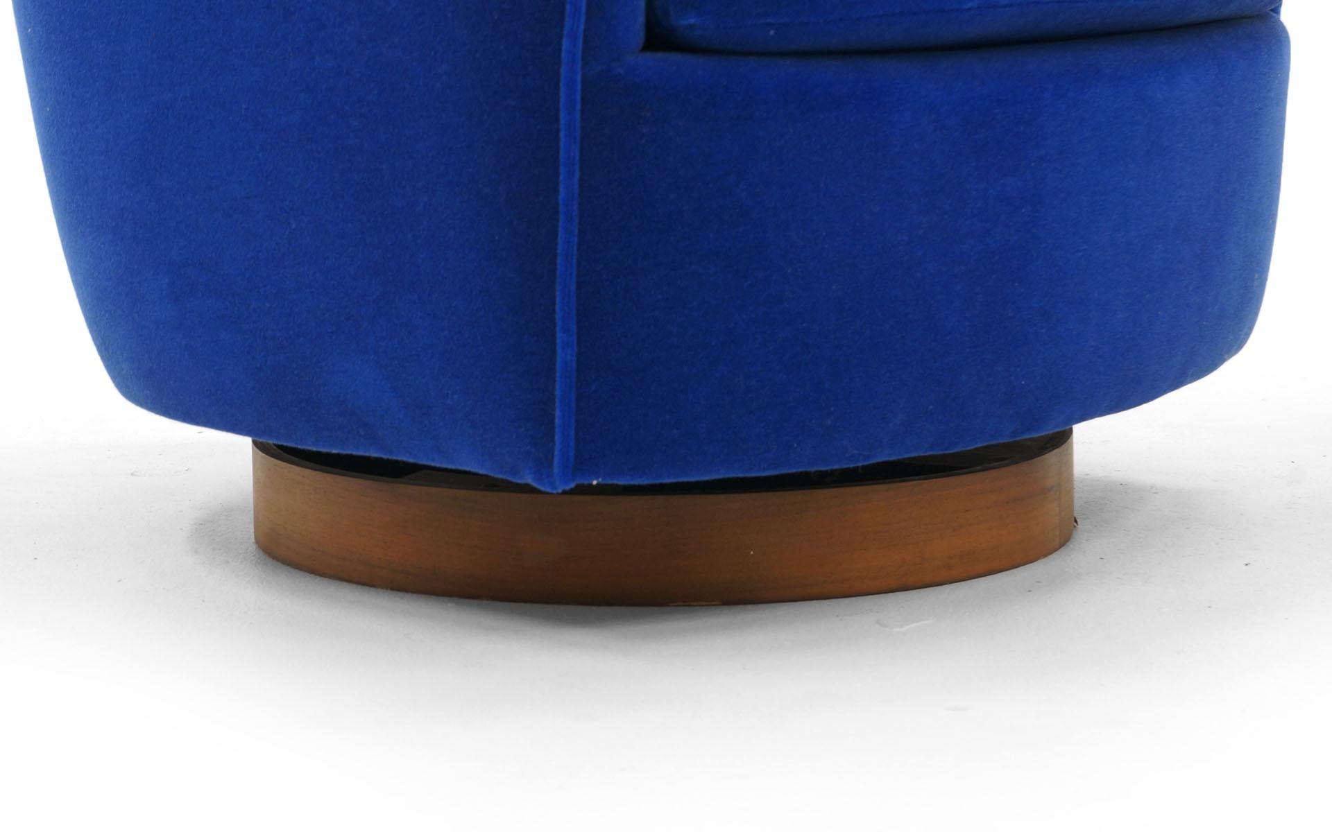 Upholstery Pair of Tilt Swivel Club Chairs in Blue Mohair by Milo Baughman, Exceptional Set