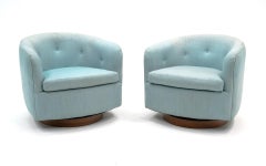 Pair of Tilt Swivel Lounge Chairs by Milo Baughman for Thayer Coggin, Signed