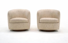 Pair of Tilt Swivel Lounge Chairs by Milo Baughman for Thayer Coggin, Signed