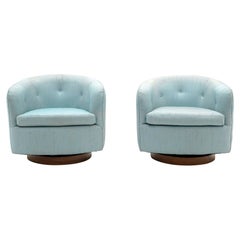 Paire de chaises longues pivotantes et inclinables signées Milo Baughman pour Thayer Coggin