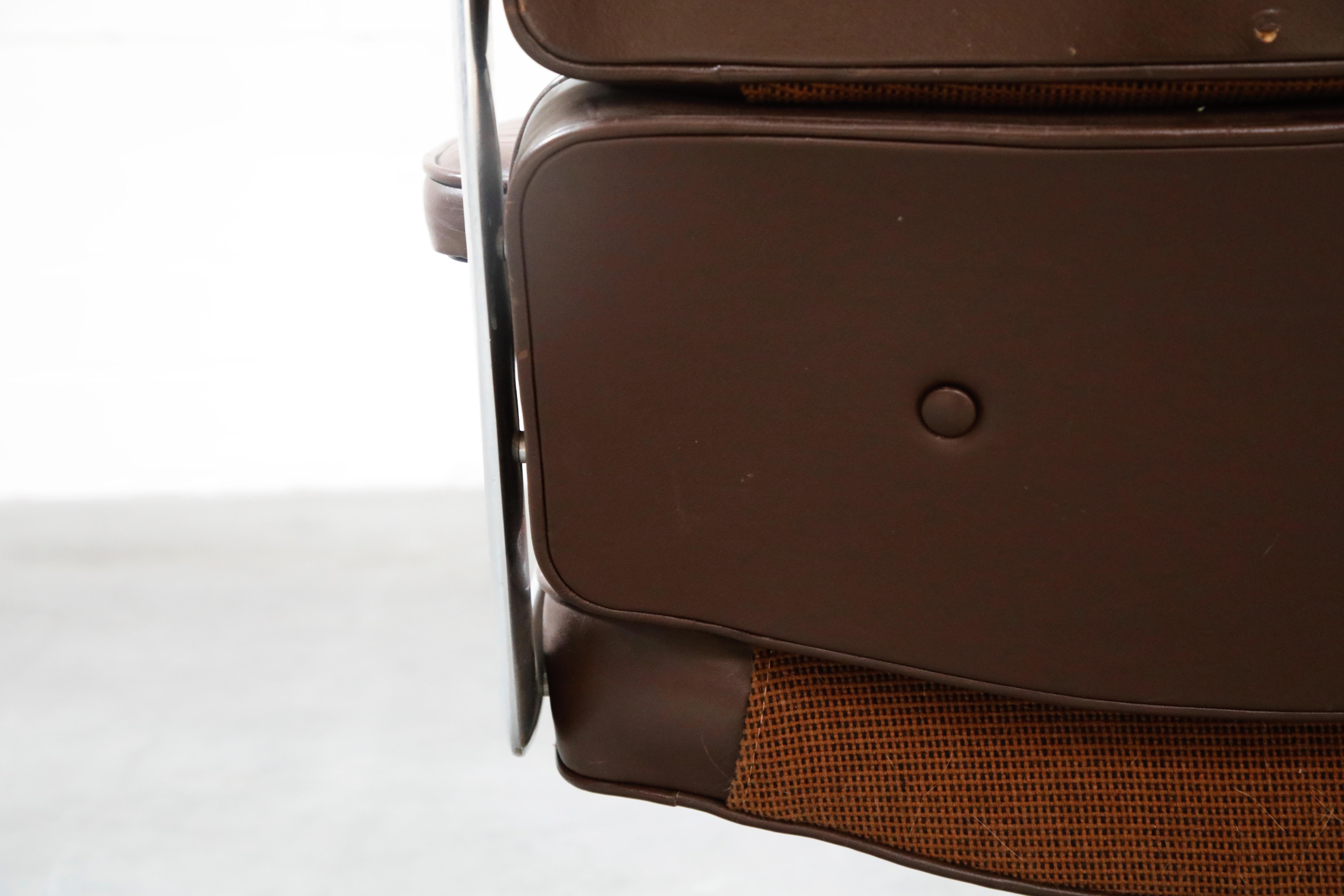 Ein Paar Time Life 'Lobby' Stühle von Charles Eames für Herman Miller 1970er Jahre signiert 12