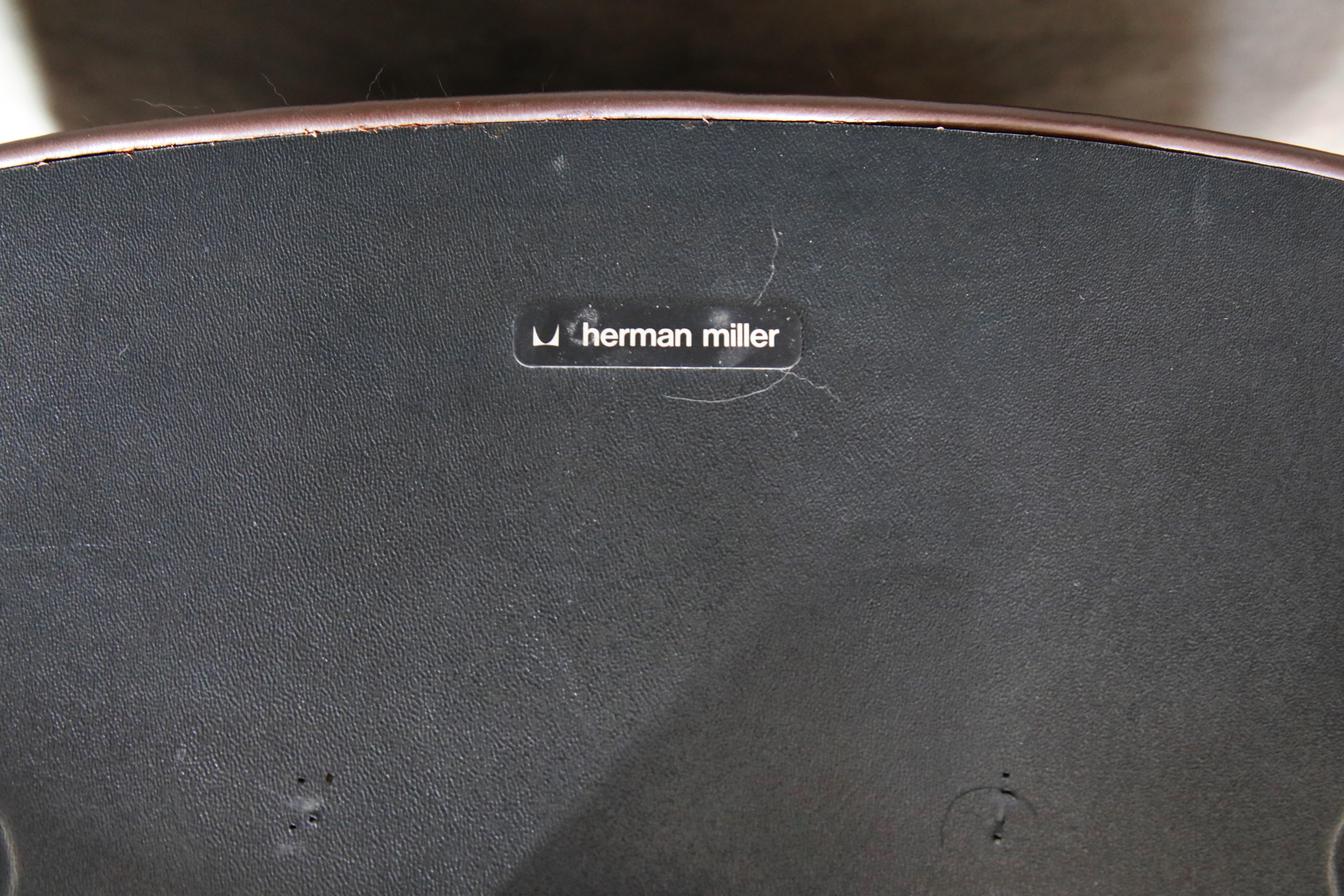 Ein Paar Time Life 'Lobby' Stühle von Charles Eames für Herman Miller 1970er Jahre signiert 13