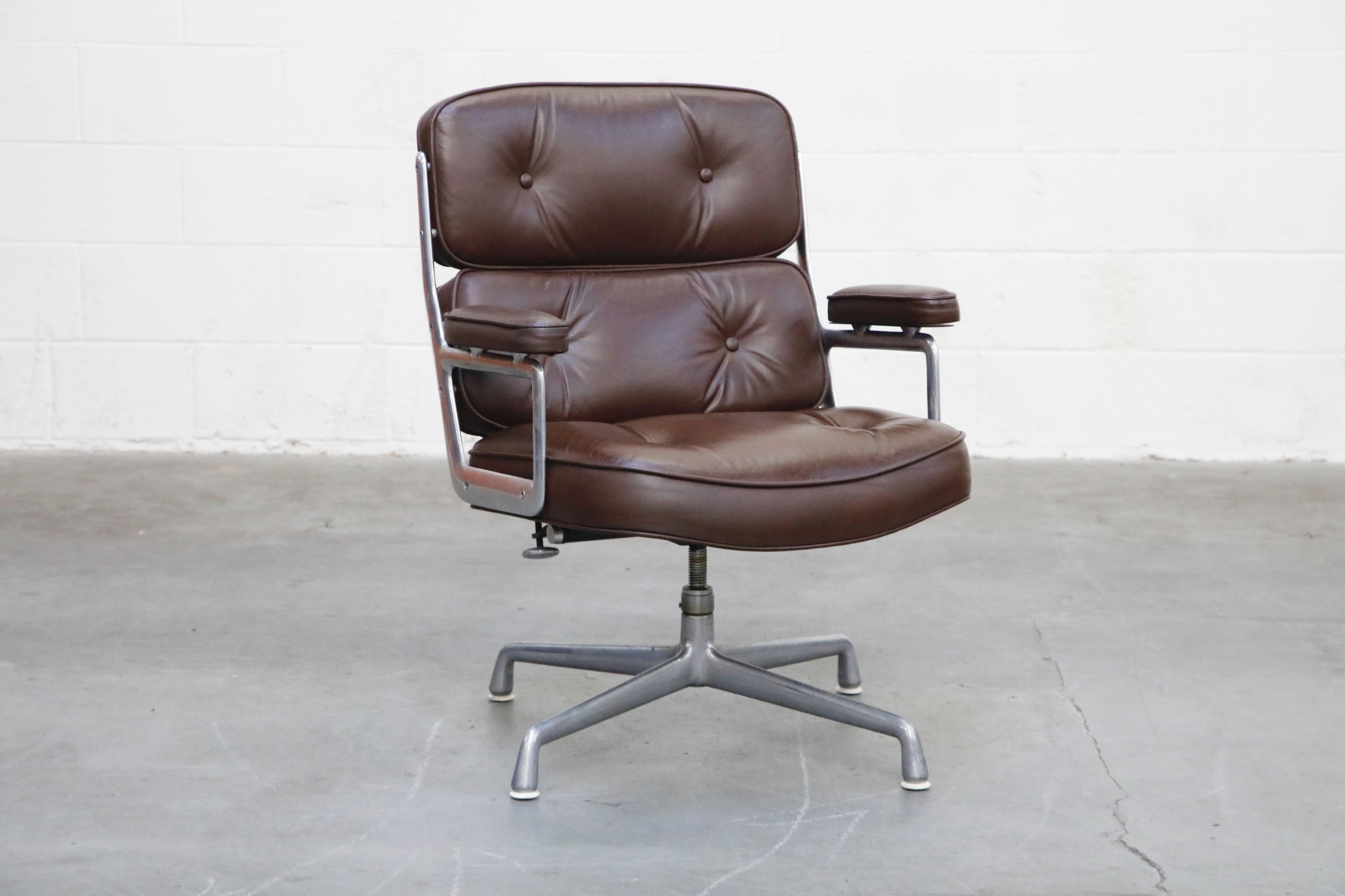 Mid-Century Modern Pair of Time Life Lounge Chairs by Charles Eames for Herman Miller, 1977, Signed