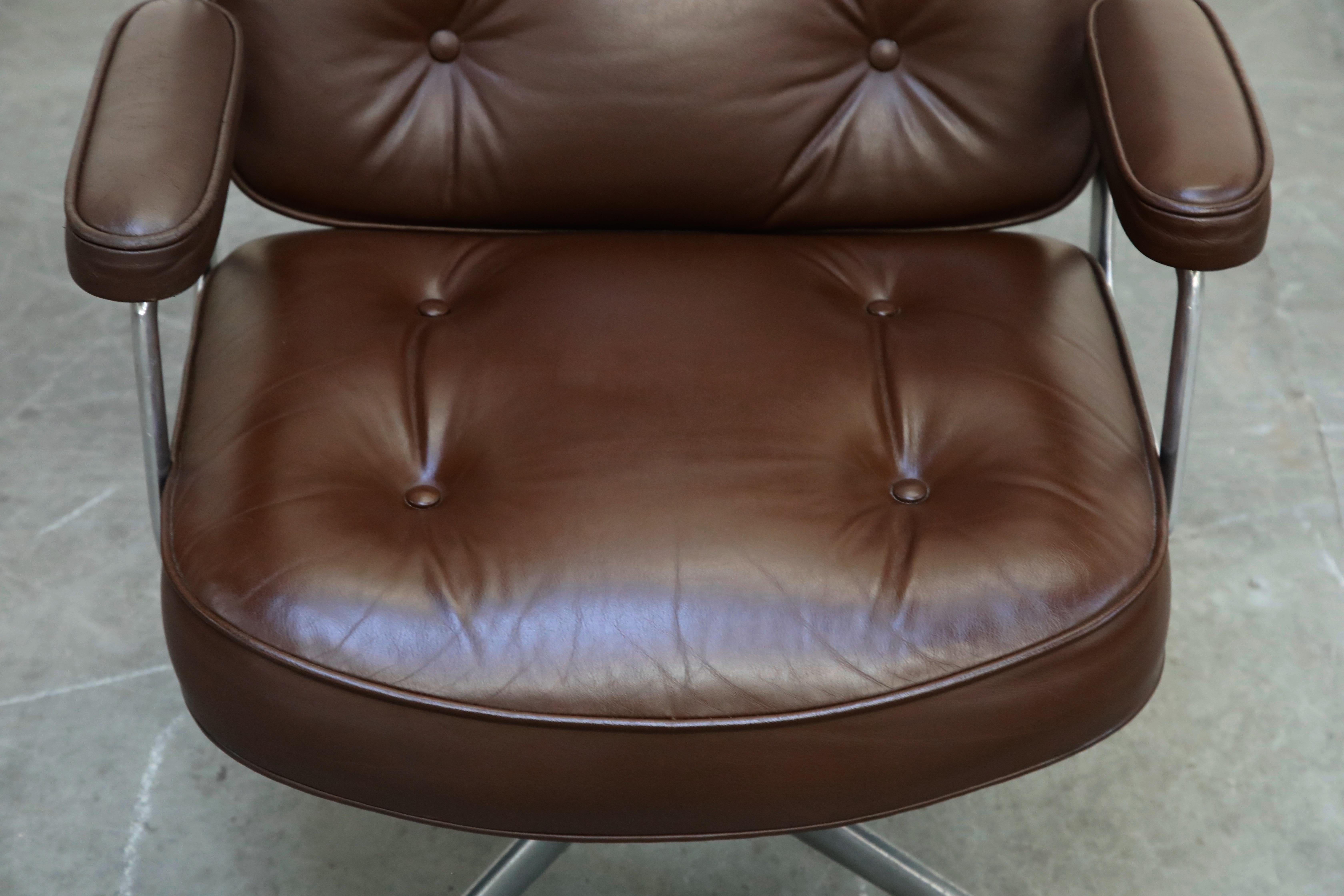 Pair of Time Life Lounge Chairs by Charles Eames for Herman Miller, 1977, Signed 2