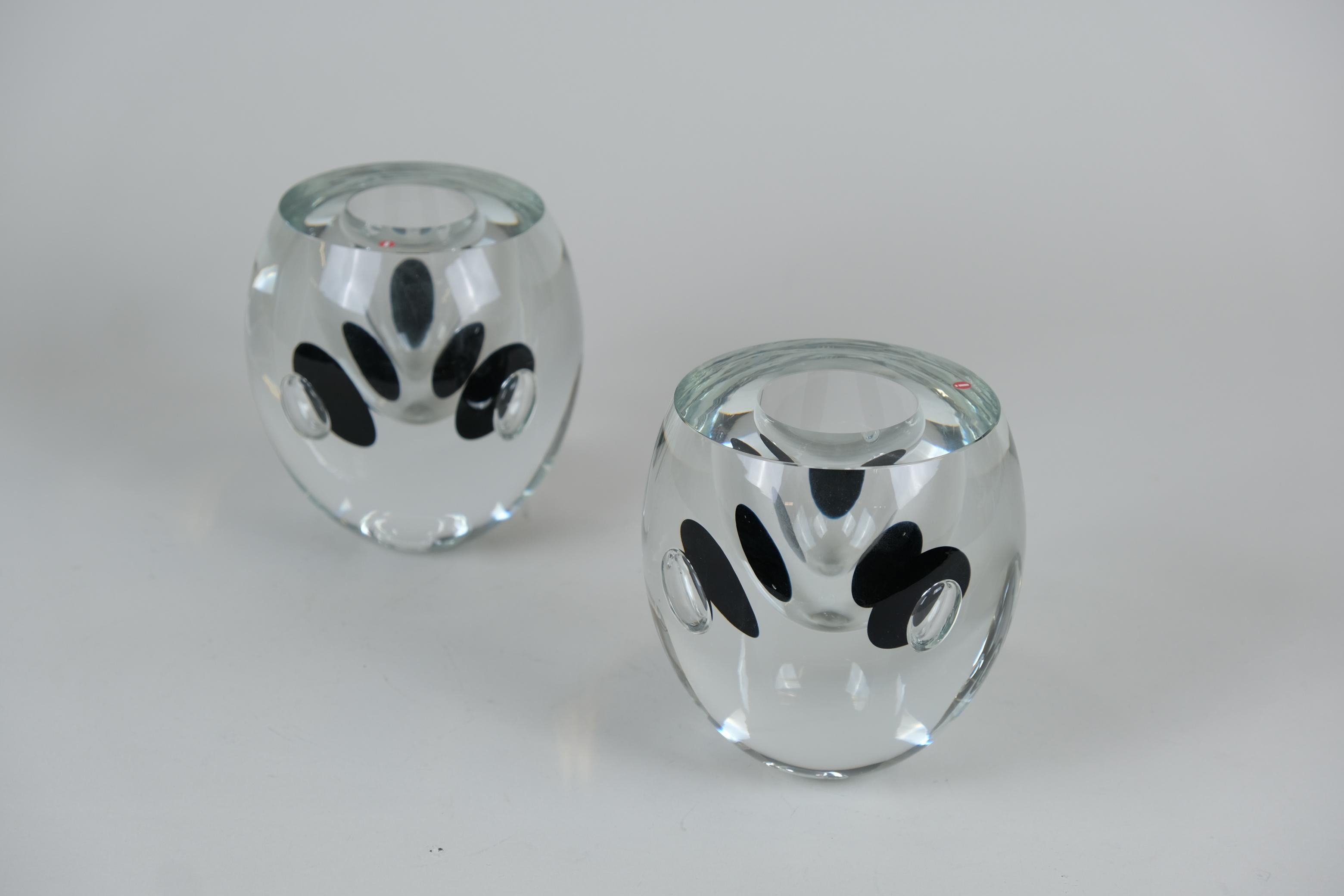 Scandinavo moderno Coppia di vasi Timo Sarpaneva Claritas, in vetro nero e trasparente, Iittala anni '80 in vendita