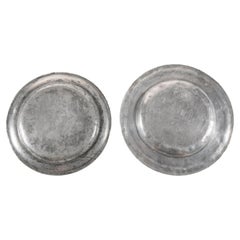 Coppia di piatti da portata francesi in stagno del XIX secolo