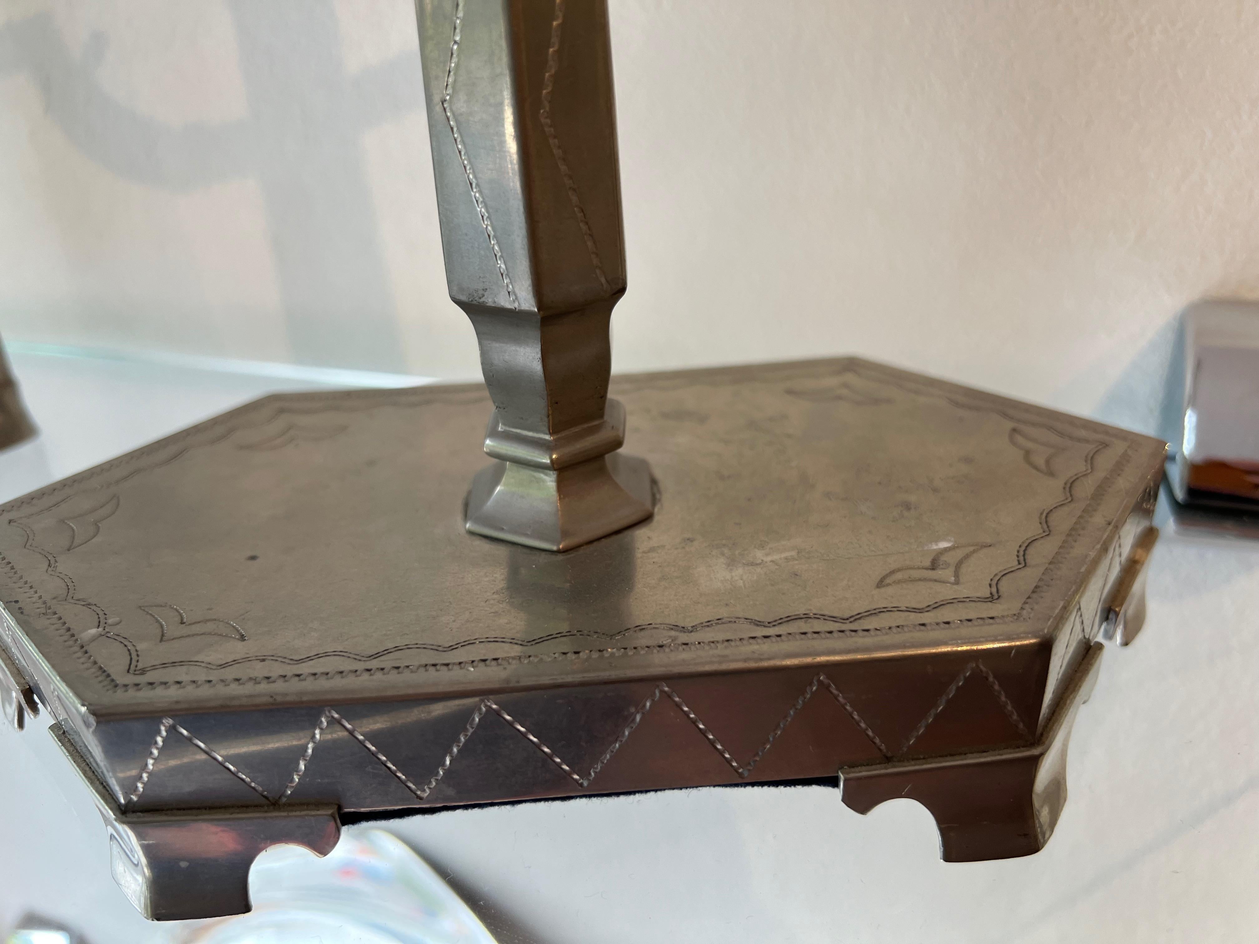 Étain Paire de candélabres en étain par Hilding Ekelund pour Taidetakomo Hakkarainen - années 1920 en vente