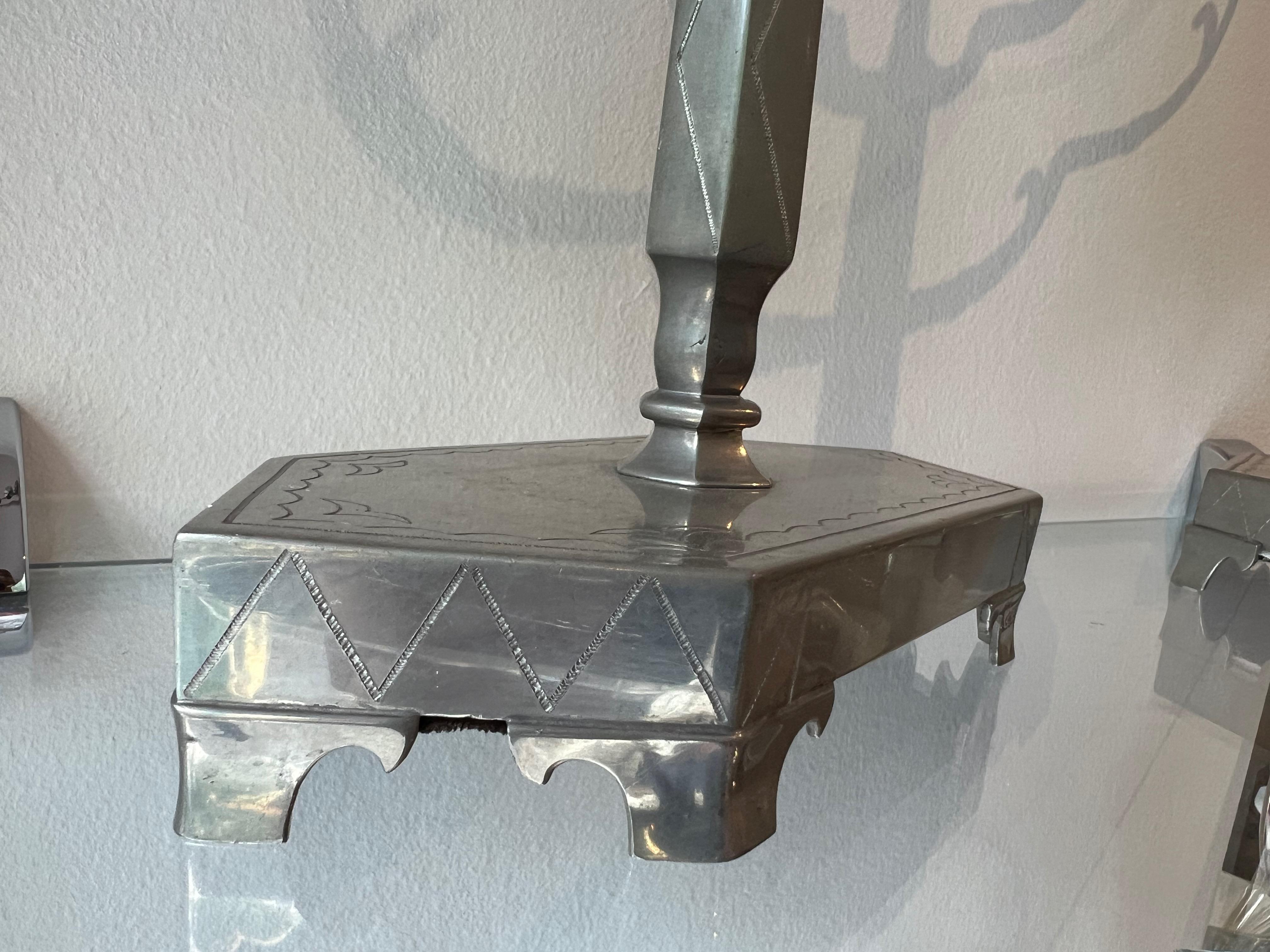 Paire de candélabres en étain par Hilding Ekelund pour Taidetakomo Hakkarainen - années 1920 en vente 1