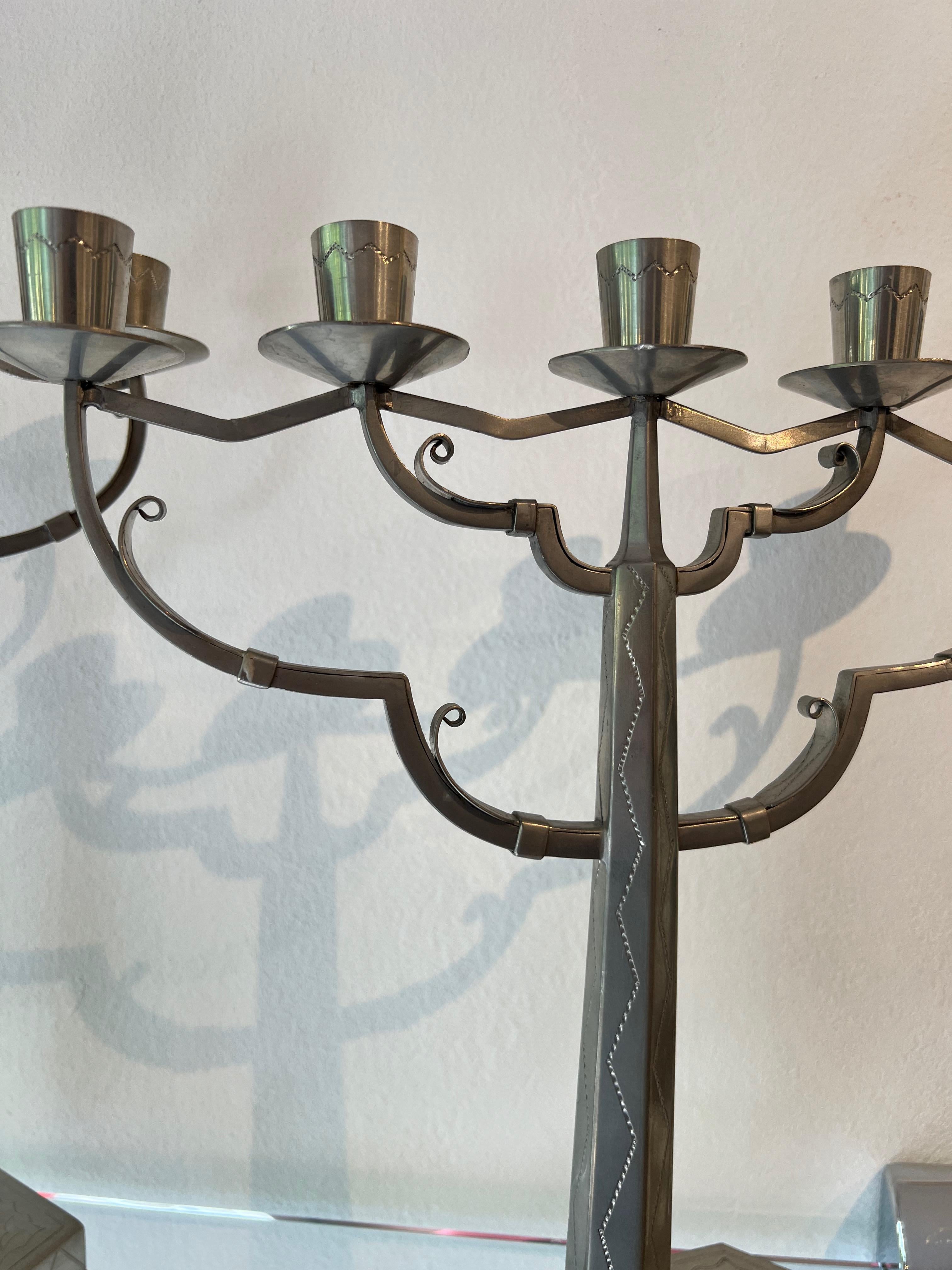 Paire de candélabres en étain par Hilding Ekelund pour Taidetakomo Hakkarainen - années 1920 en vente 2