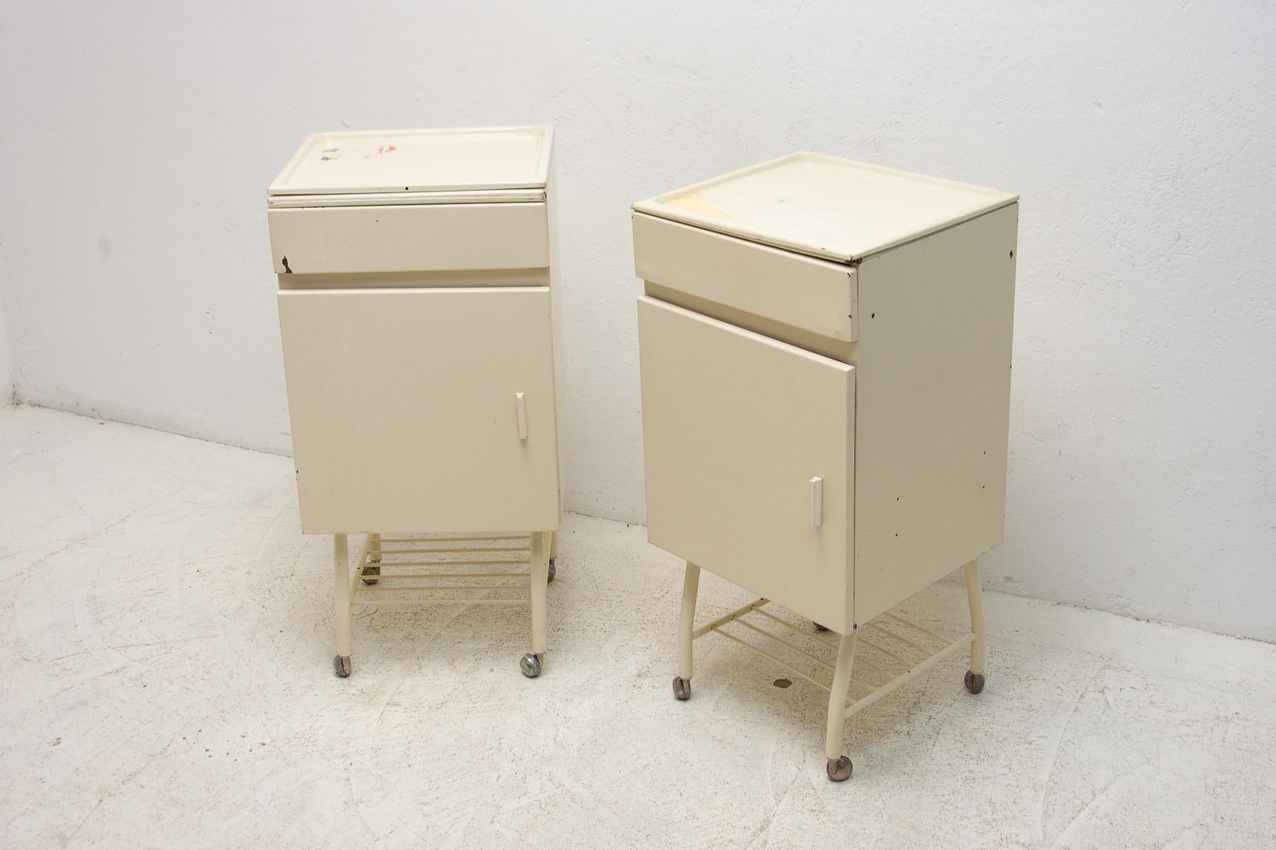 Pair of Tin Industrial Bedside Tables, 1970s, Czechoslovakia In Good Condition For Sale In Prague 8, CZ