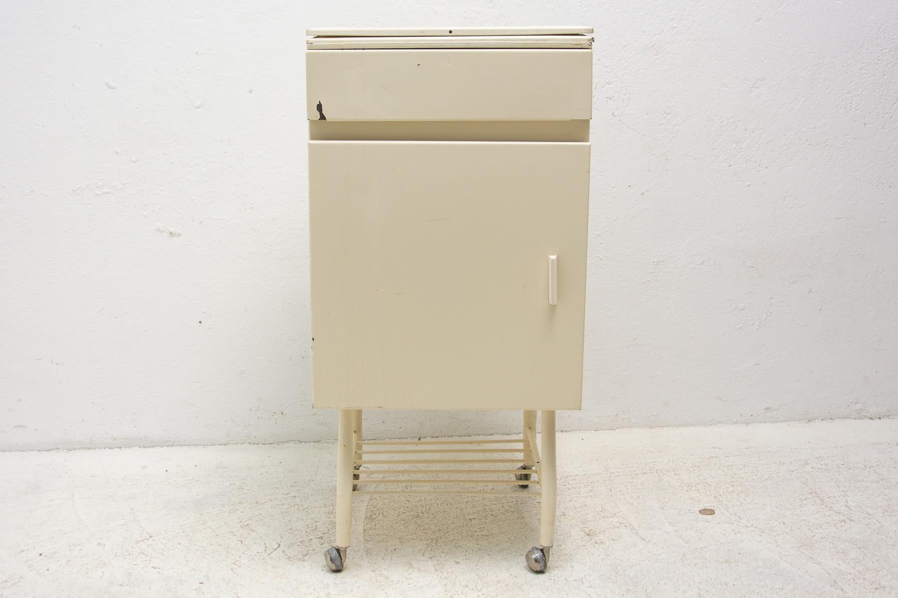 Pair of Tin Industrial Bedside Tables, 1970s, Czechoslovakia For Sale 4