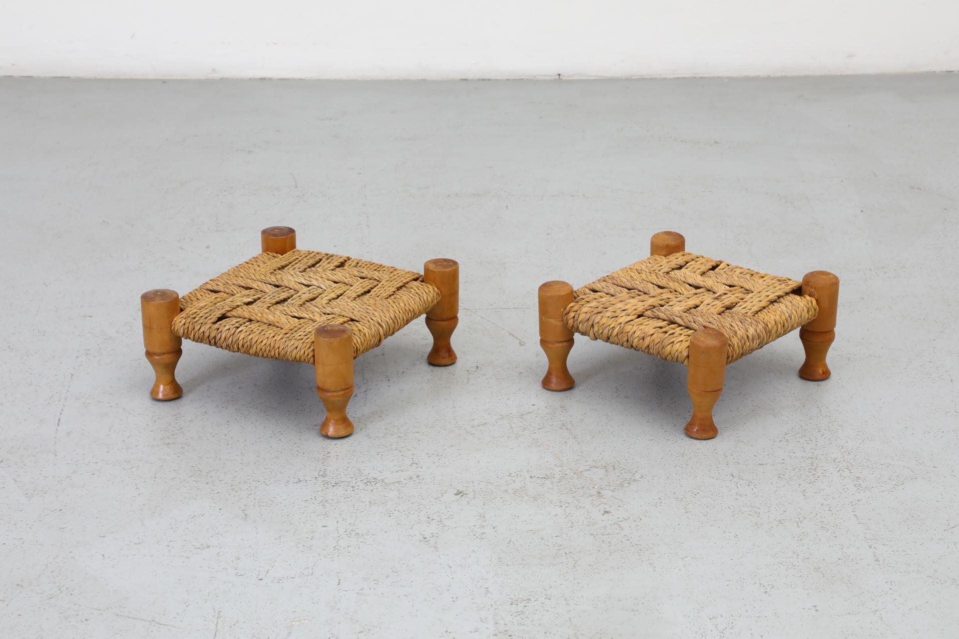 Pair of Tiny Low Audoux Minet Style Woven Seagrass and Pine Stools In Good Condition For Sale In Los Angeles, CA