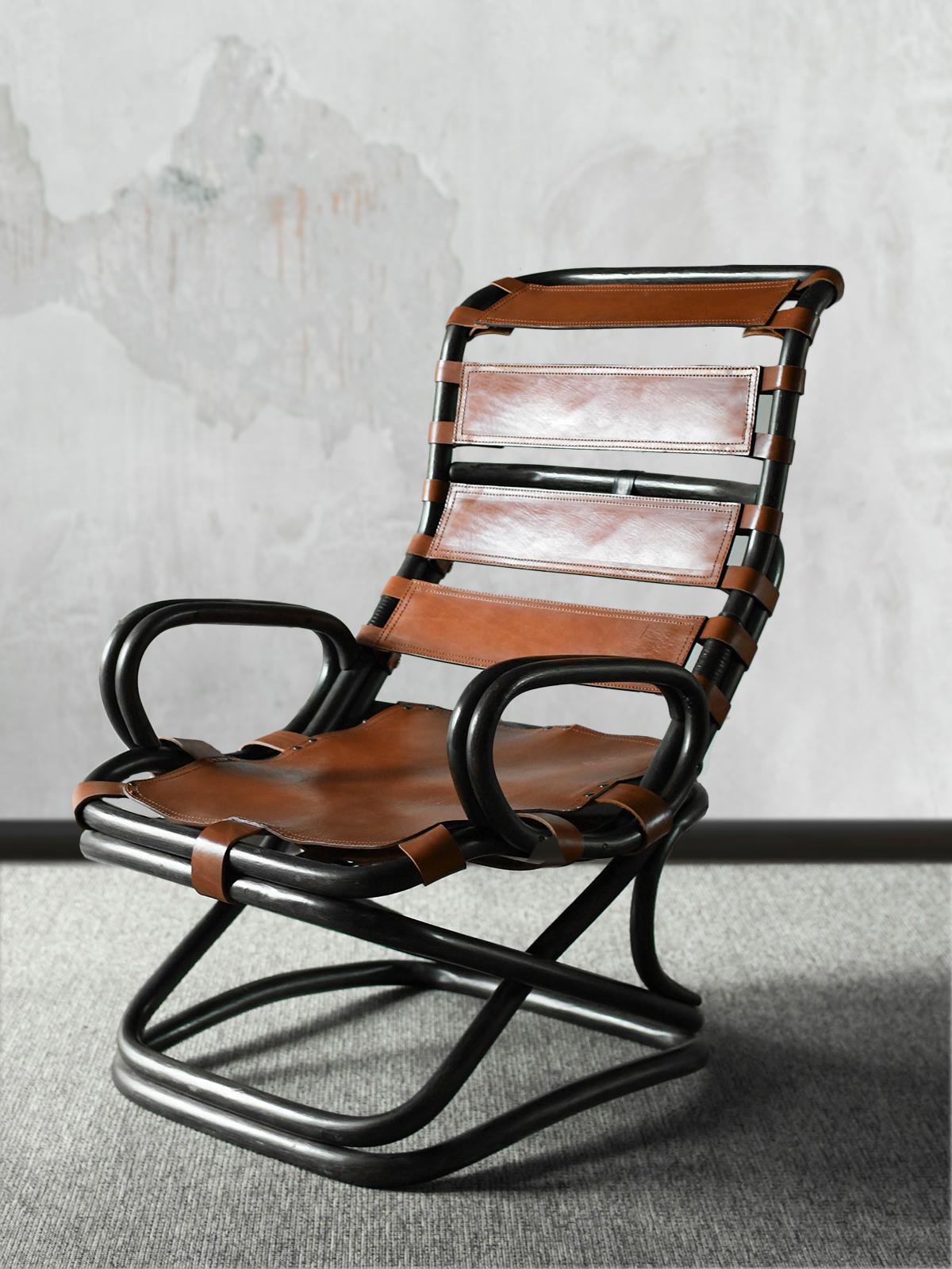 italien Paire de fauteuils en bambou Tito Agnoli avec sièges à sangles en cuir, Italie 1960 en vente