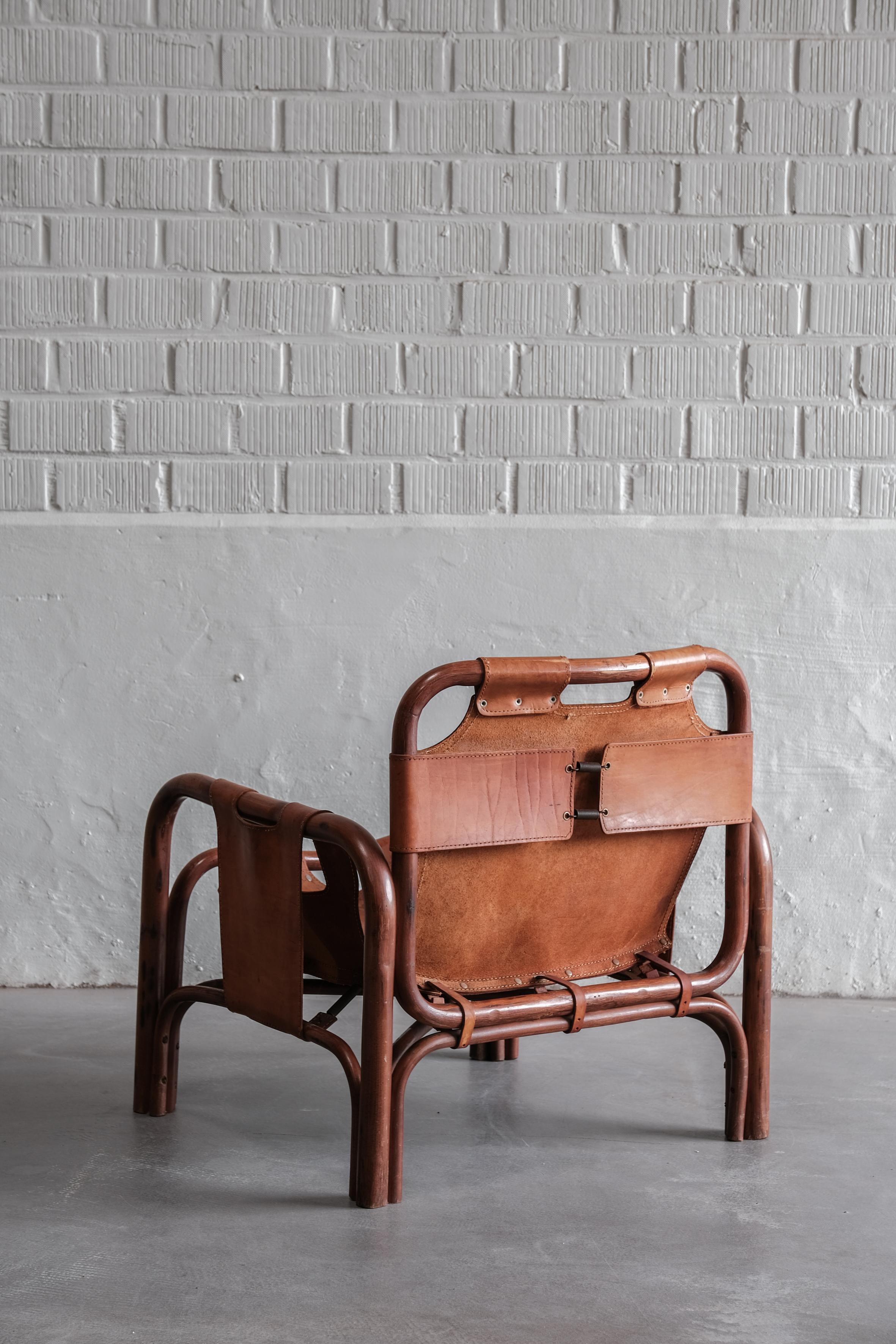 Pair of Tito Agnoli safari lounge chairs for Bonacina 1960 with original leather In Good Condition For Sale In Zandhoven, BE