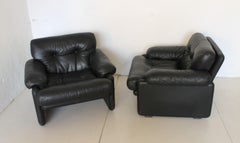 Coppia di sedie da salotto in pelle nera Tobia Scarpa "Coronado" per B&B Italia, anni '70