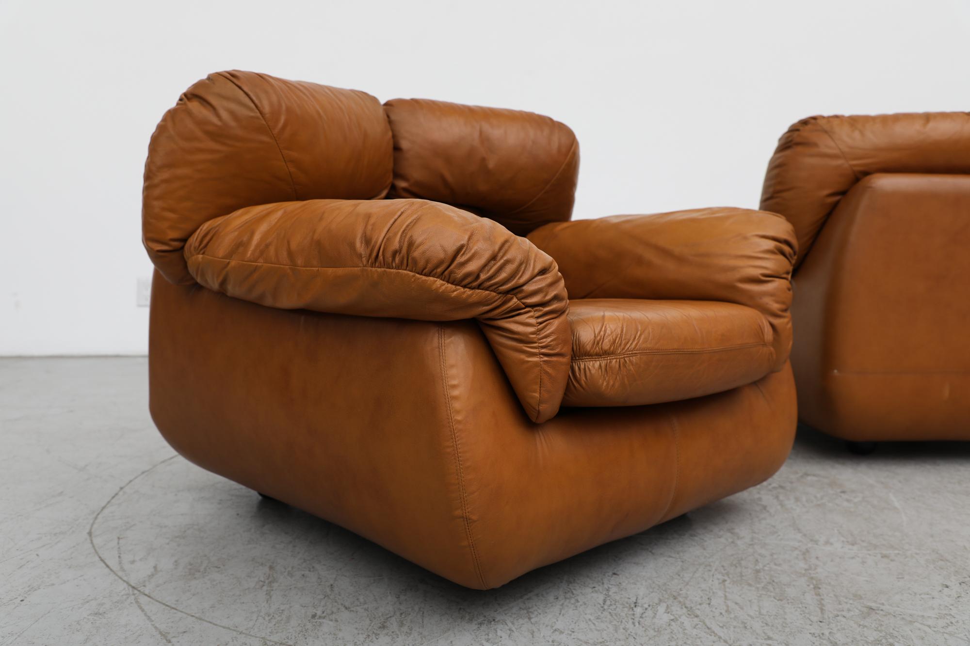 Paar Loungesessel aus cognacfarbenem Leder im Tobia Scarpa-Stil aus Kunstleder im Angebot 7