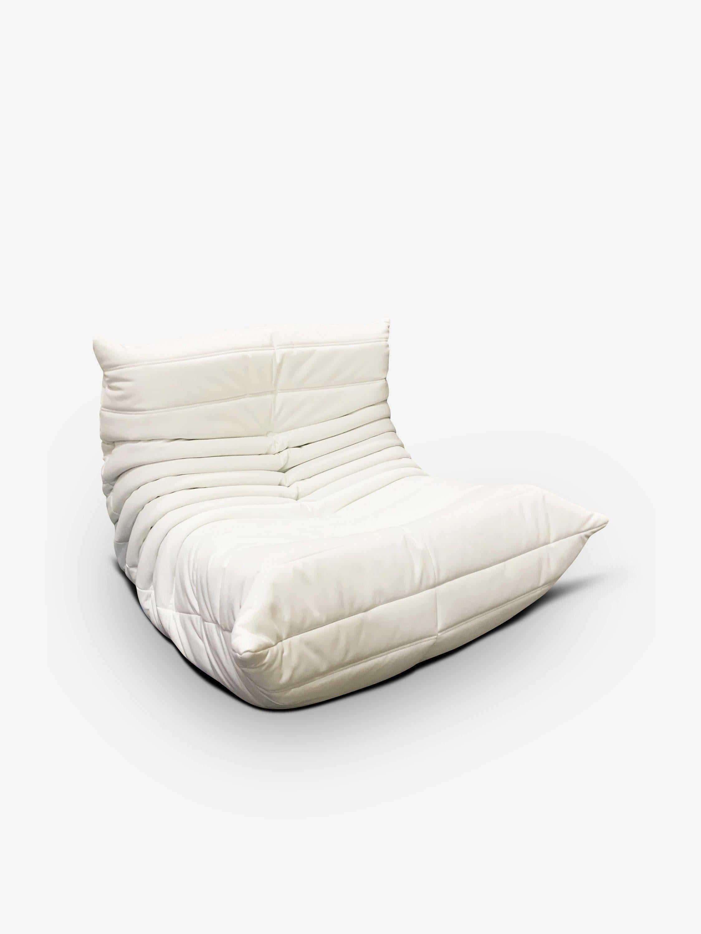 Paire de chaises de cheminée Togo par Ligne Roset en vente 4