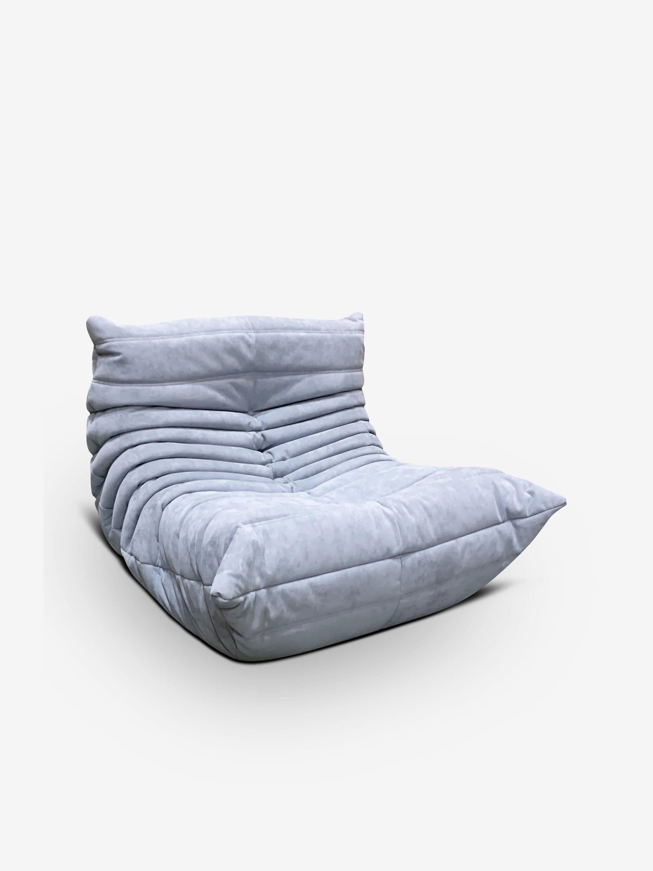 Paire de chaises de cheminée Togo par Ligne Roset en vente 8