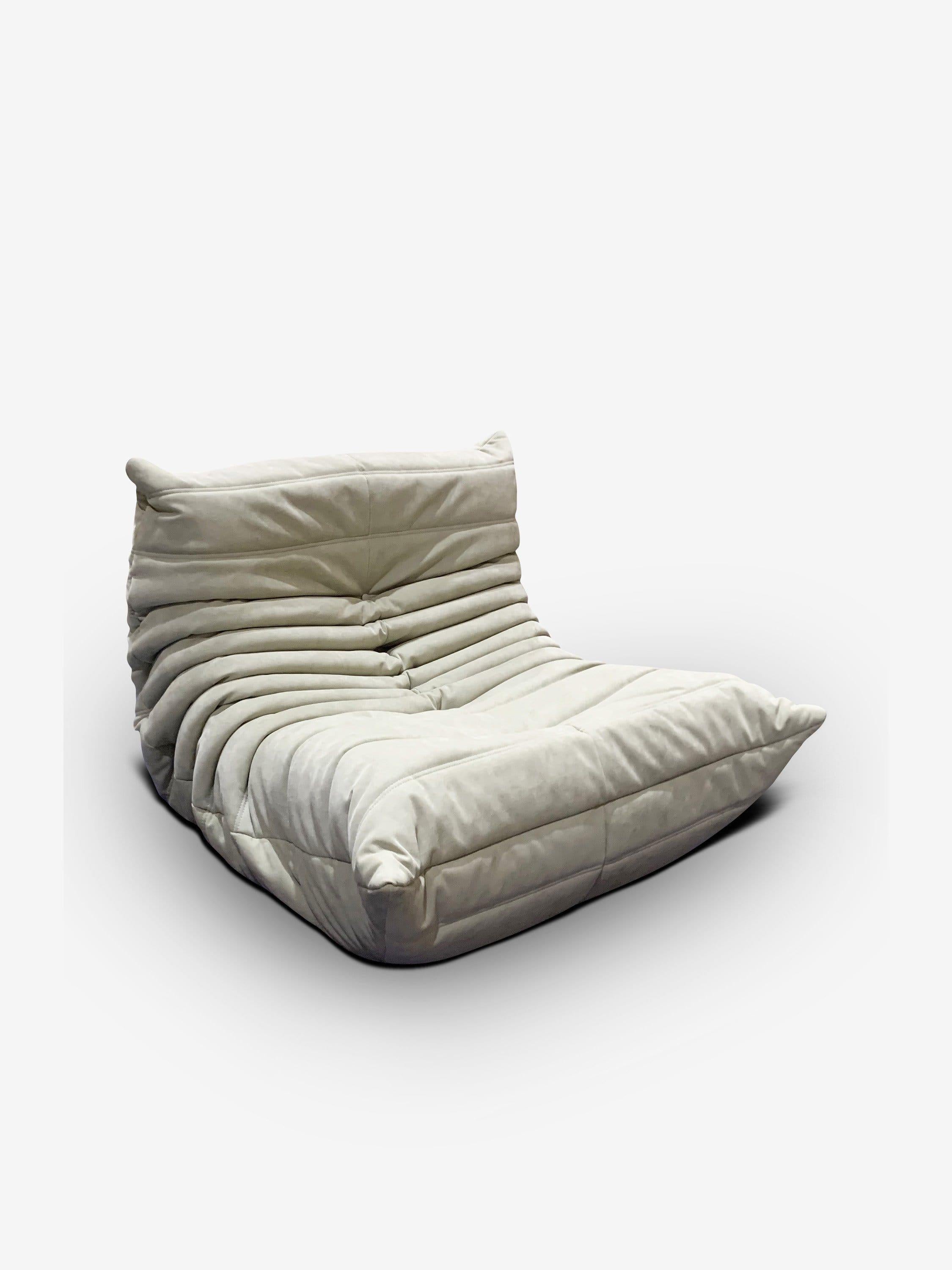 Paire de chaises de cheminée Togo par Ligne Roset en vente 2