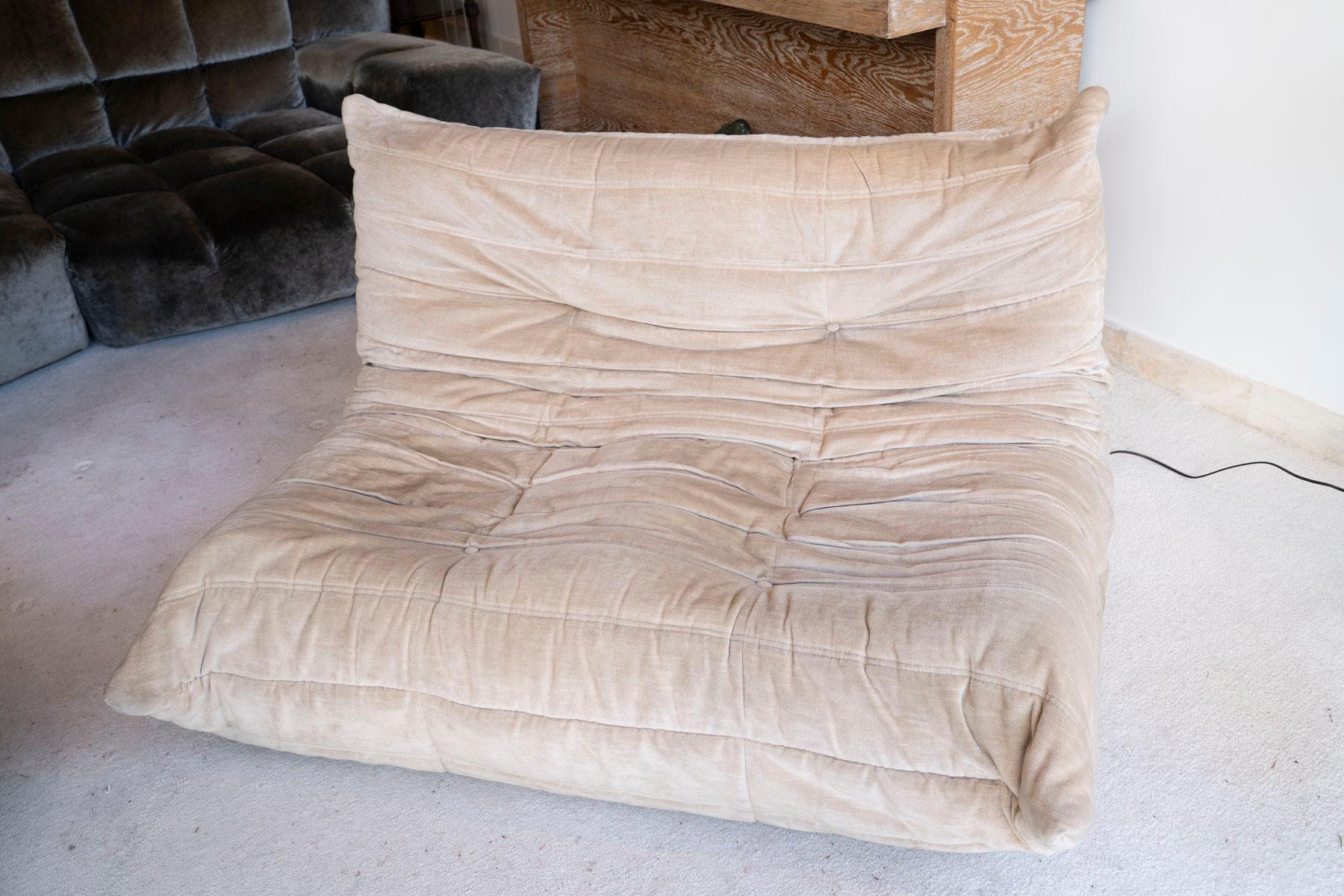 Space Age Coppia di divani a due posti Togo di Michel Ducaroy per Ligne Roset, 1973 in vendita