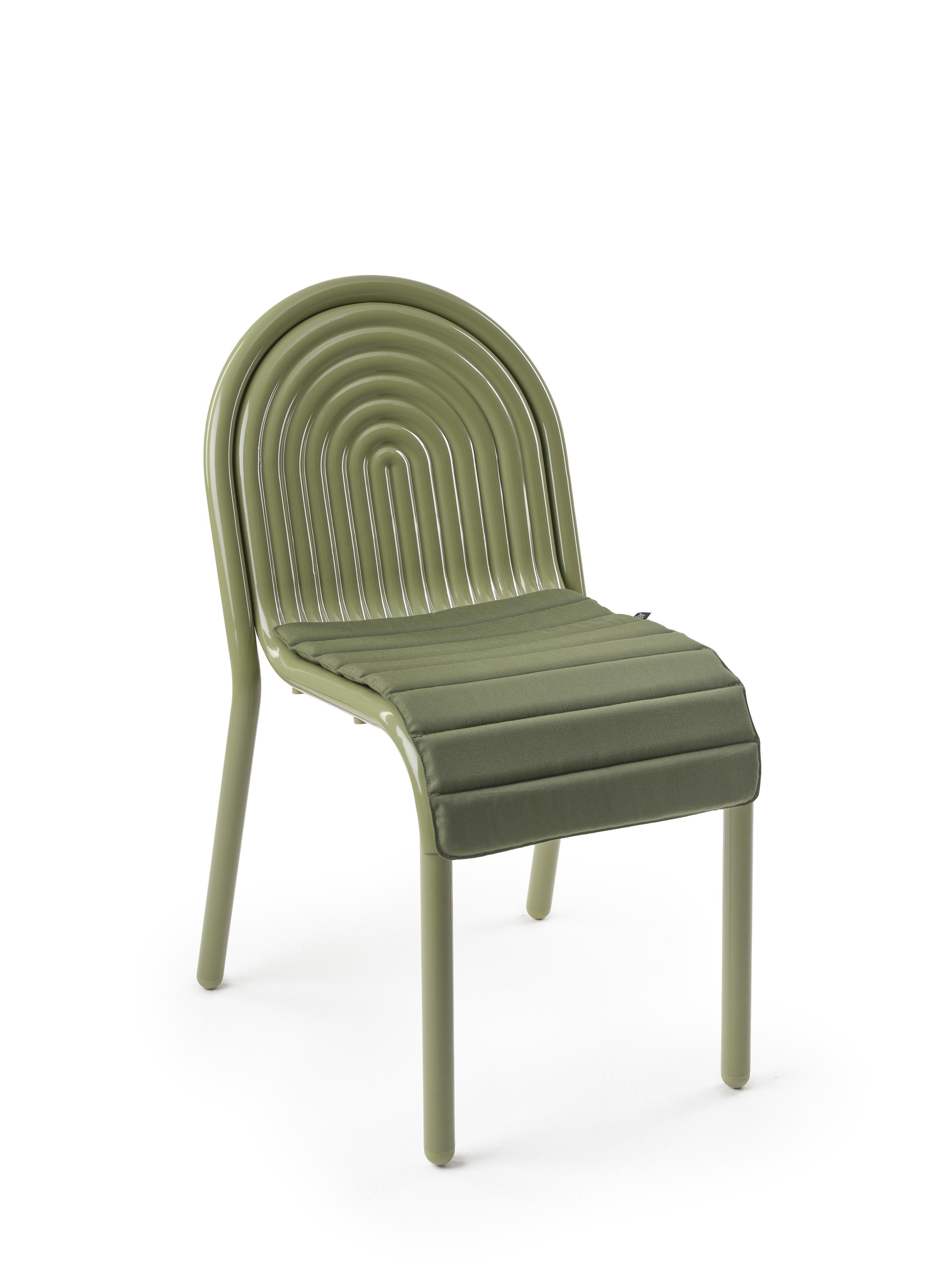 Pair of Tom Dixon 'Groove' Aluminum Outdoor Dining Chairs in Moss Green For Sale 5