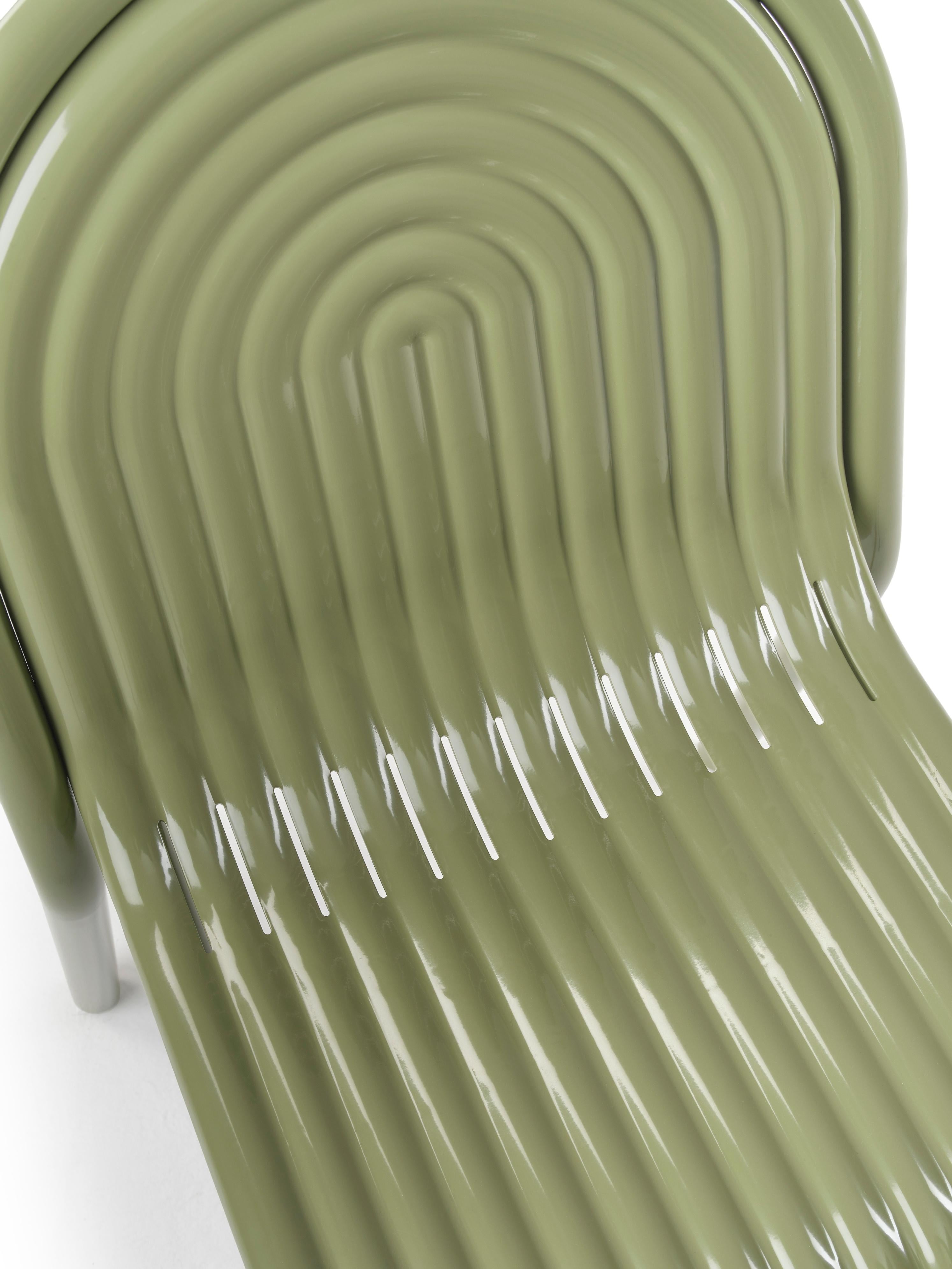 Pair of Tom Dixon 'Groove' Aluminum Outdoor Dining Chairs in Putty For Sale 9