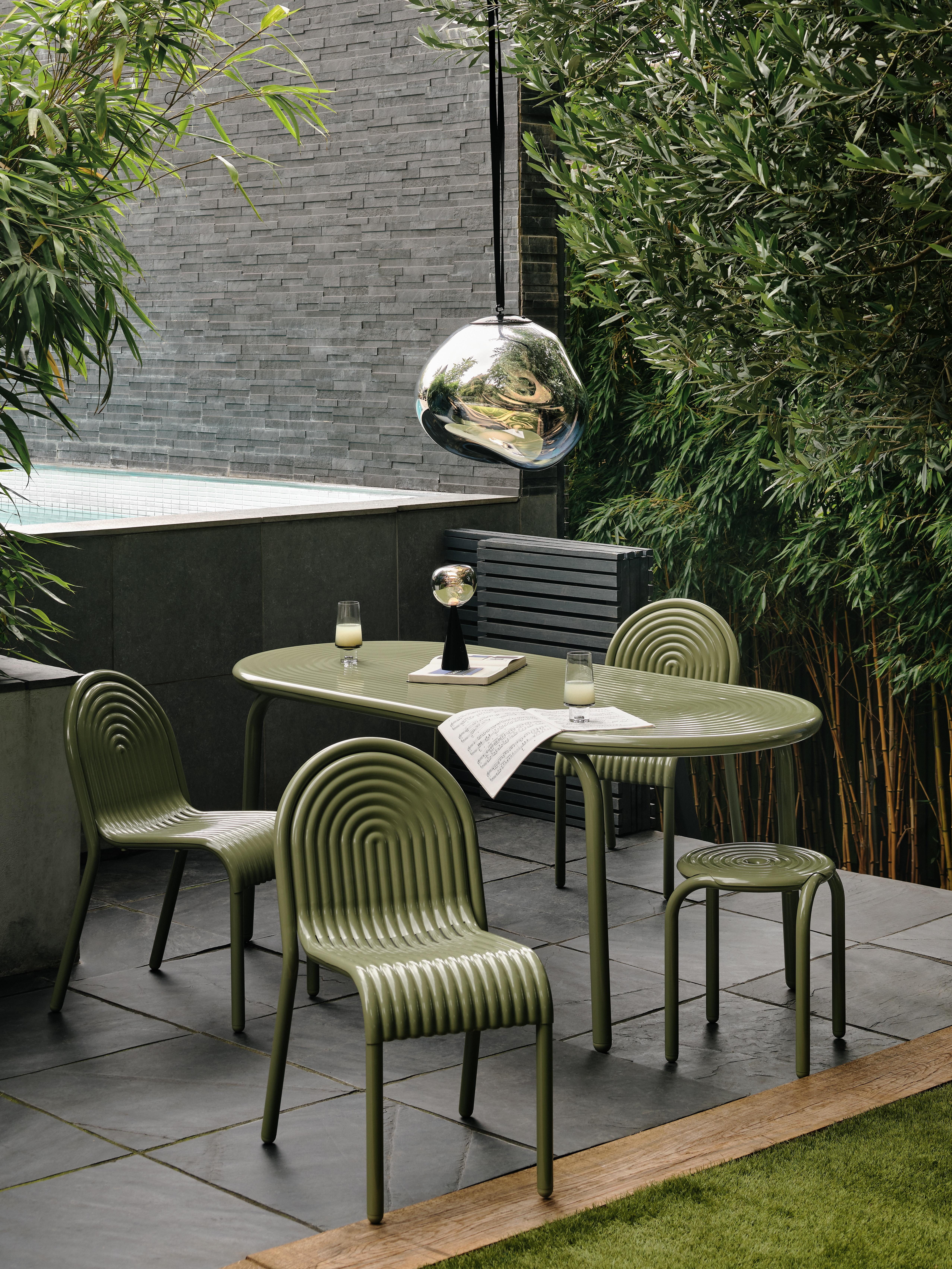 Pair of Tom Dixon 'Groove' Aluminum Outdoor Dining Chairs in Putty For Sale 1