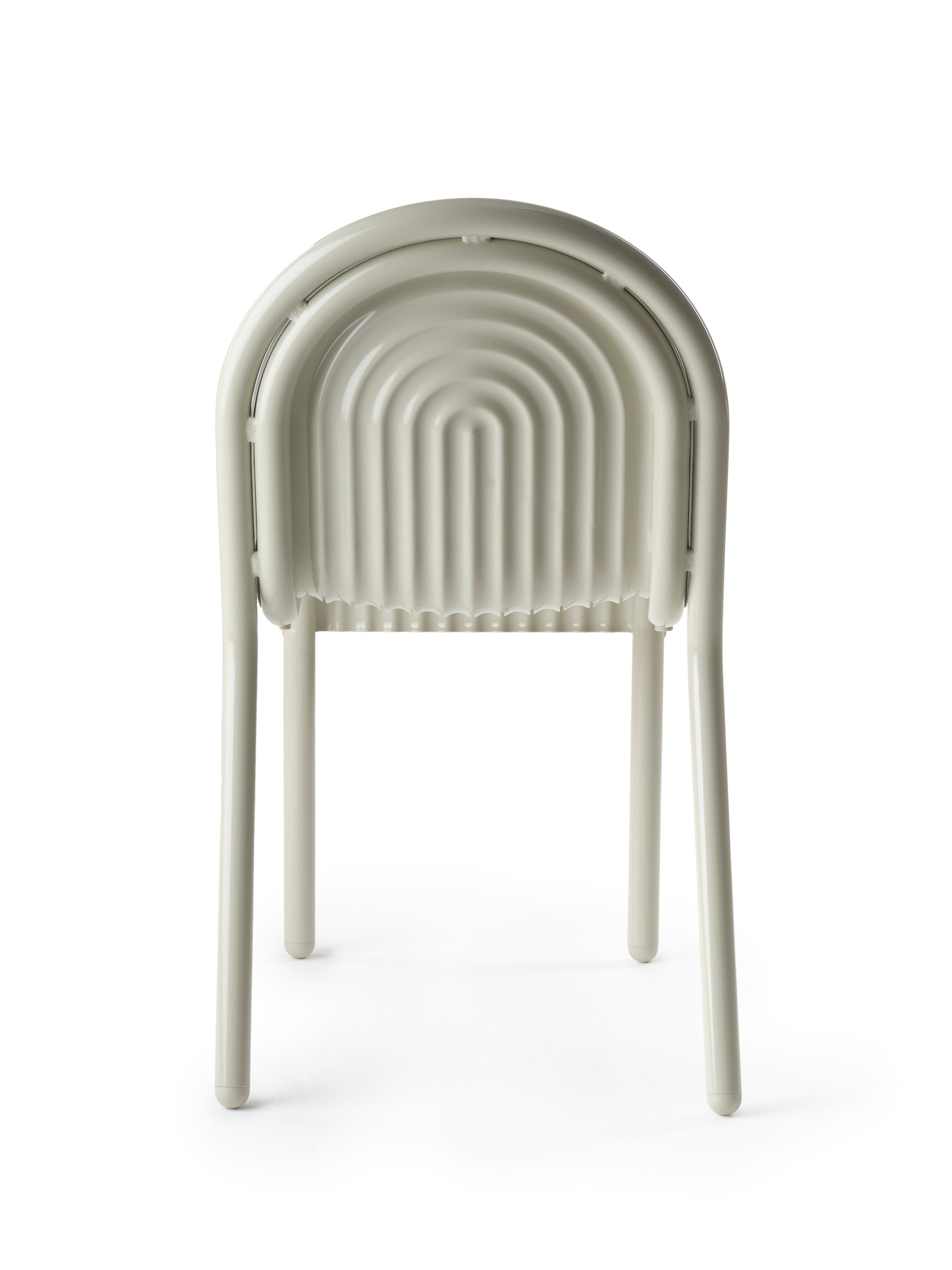 Pair of Tom Dixon 'Groove' Aluminum Outdoor Dining Chairs in Putty For Sale 2