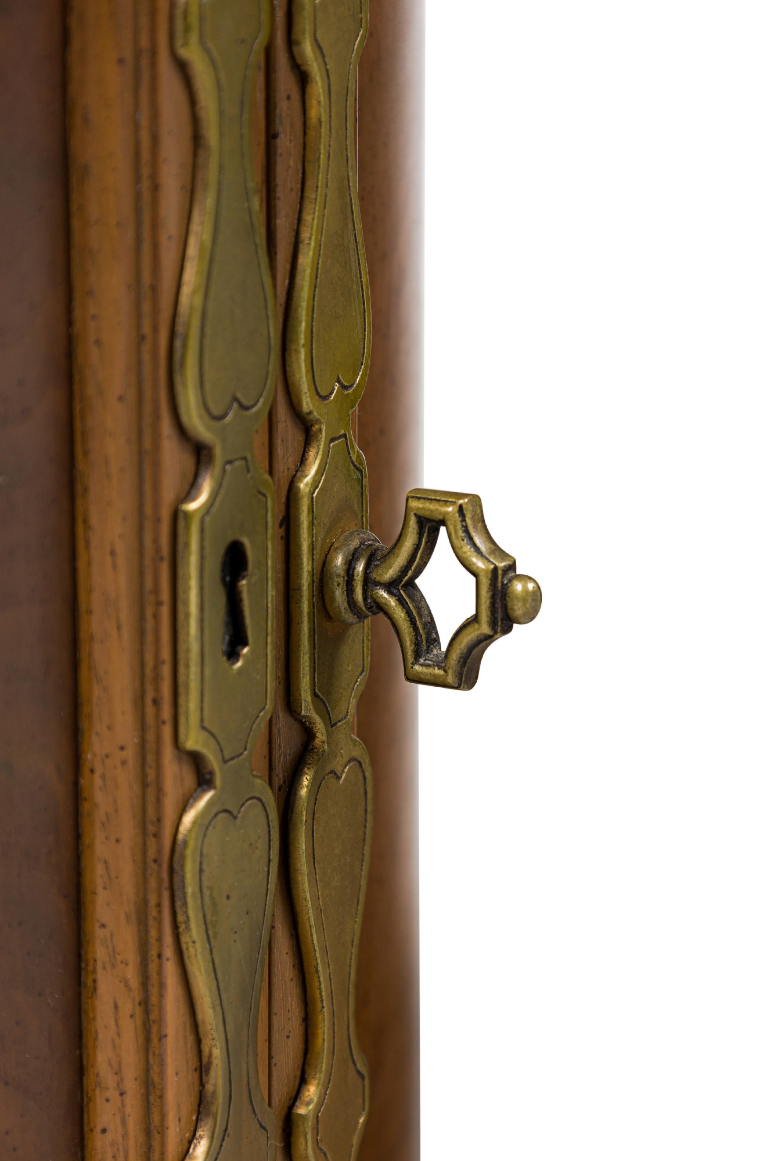 Pair of Tomlinson American Mid-Century Round Marble Top Side Tables / Commodes For Sale 5