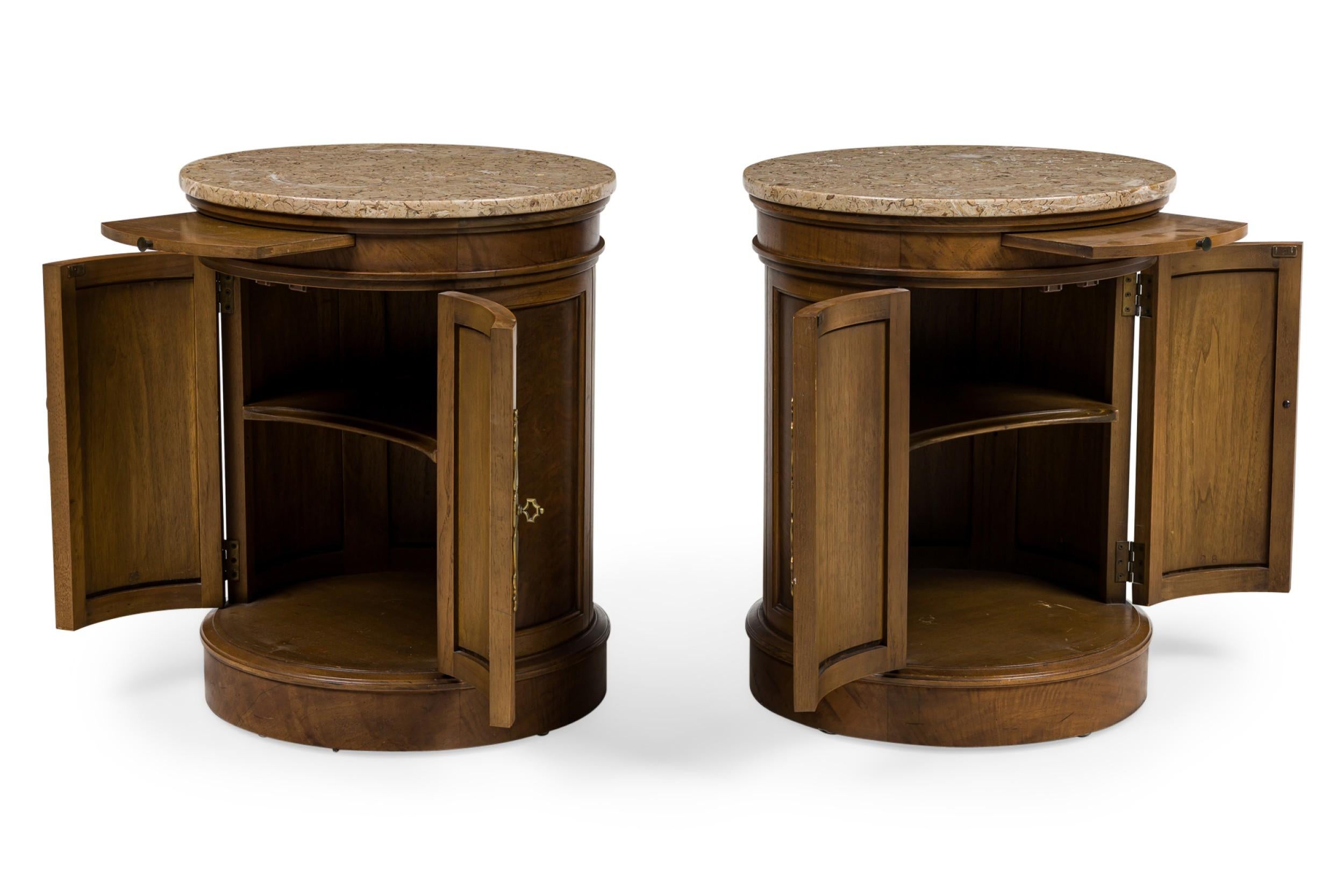 Pair of Tomlinson American Mid-Century Round Marble Top Side Tables / Commodes For Sale 1
