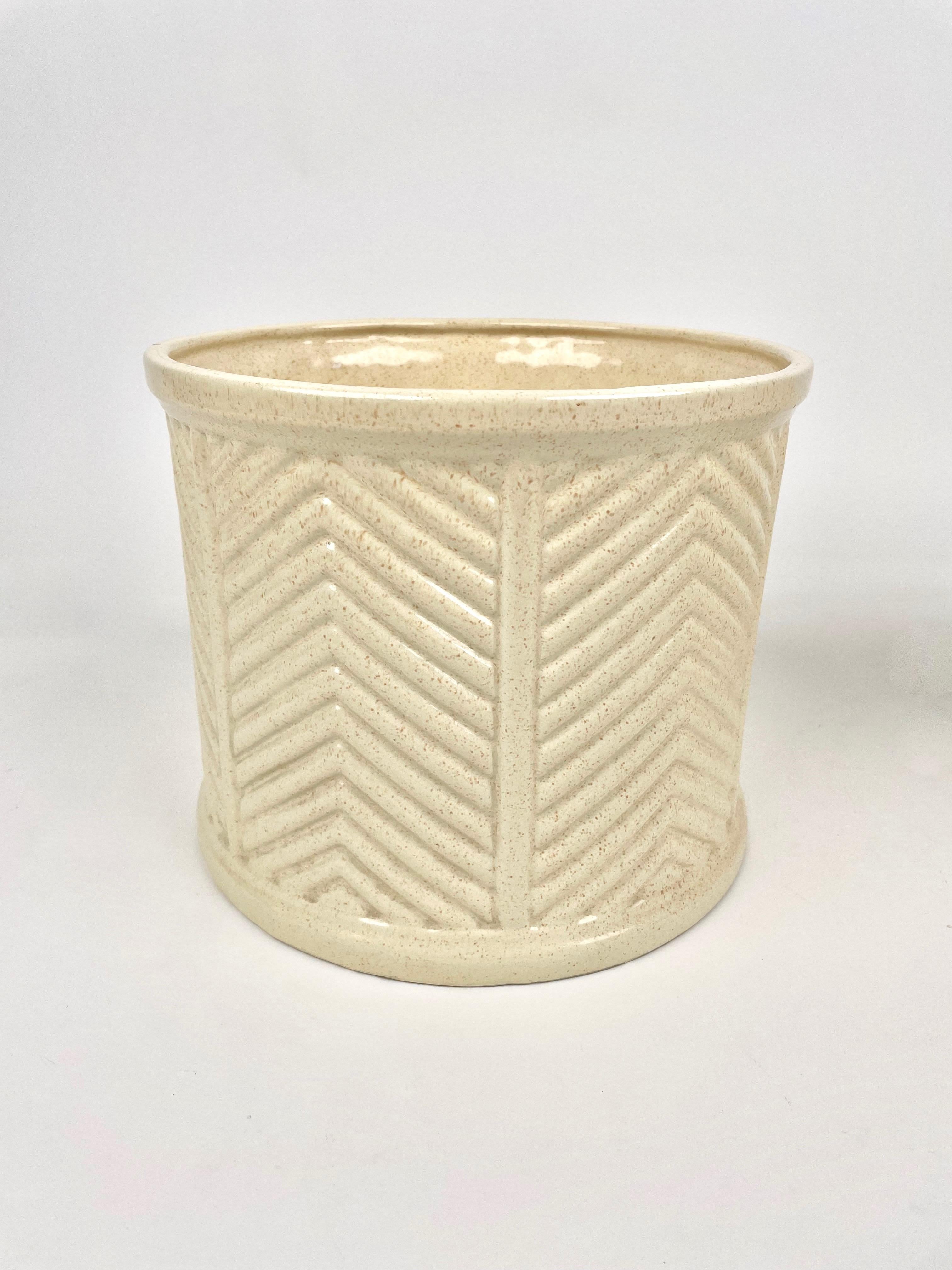 Pair of Tommaso Barbi Beige Ceramic Vase, Italy, 1970s In Good Condition For Sale In Rome, IT