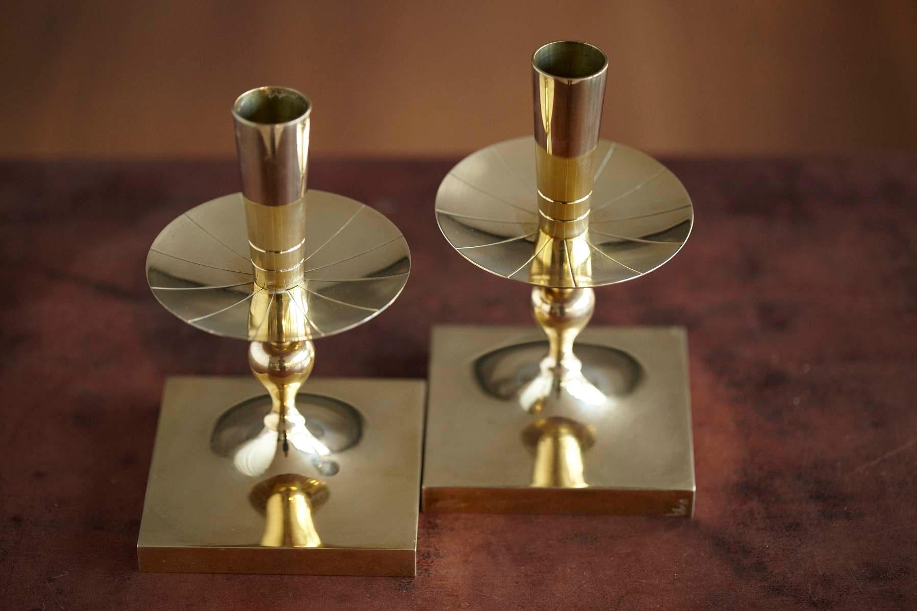 Pair of Tommi Parzinger Brass Candleholders Made By Dorlyn Silversmiths For Sale 4