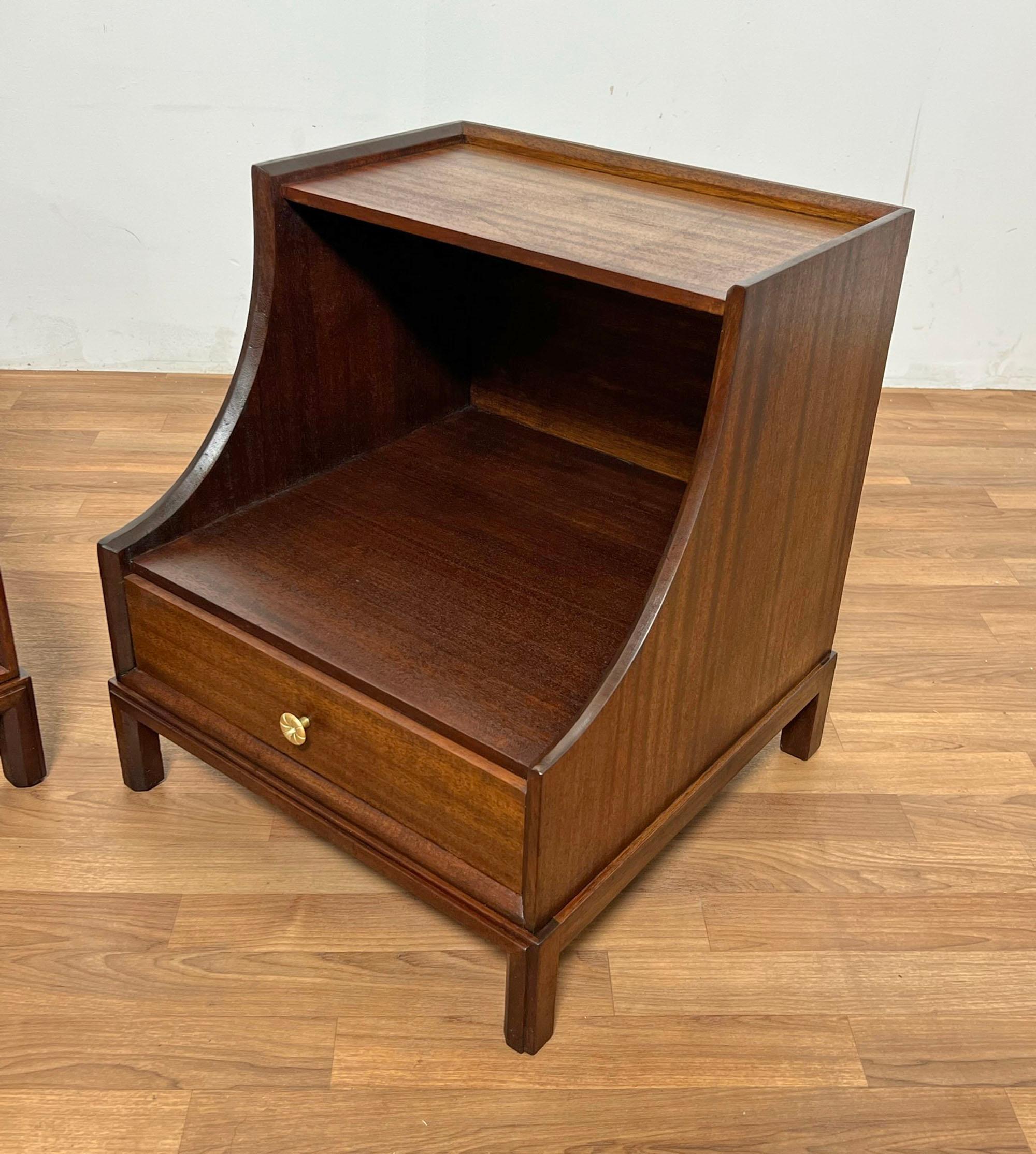 Mid-Century Modern Pair of Tommi Parzinger for Charak Modern Night Stands, circa 1950s For Sale