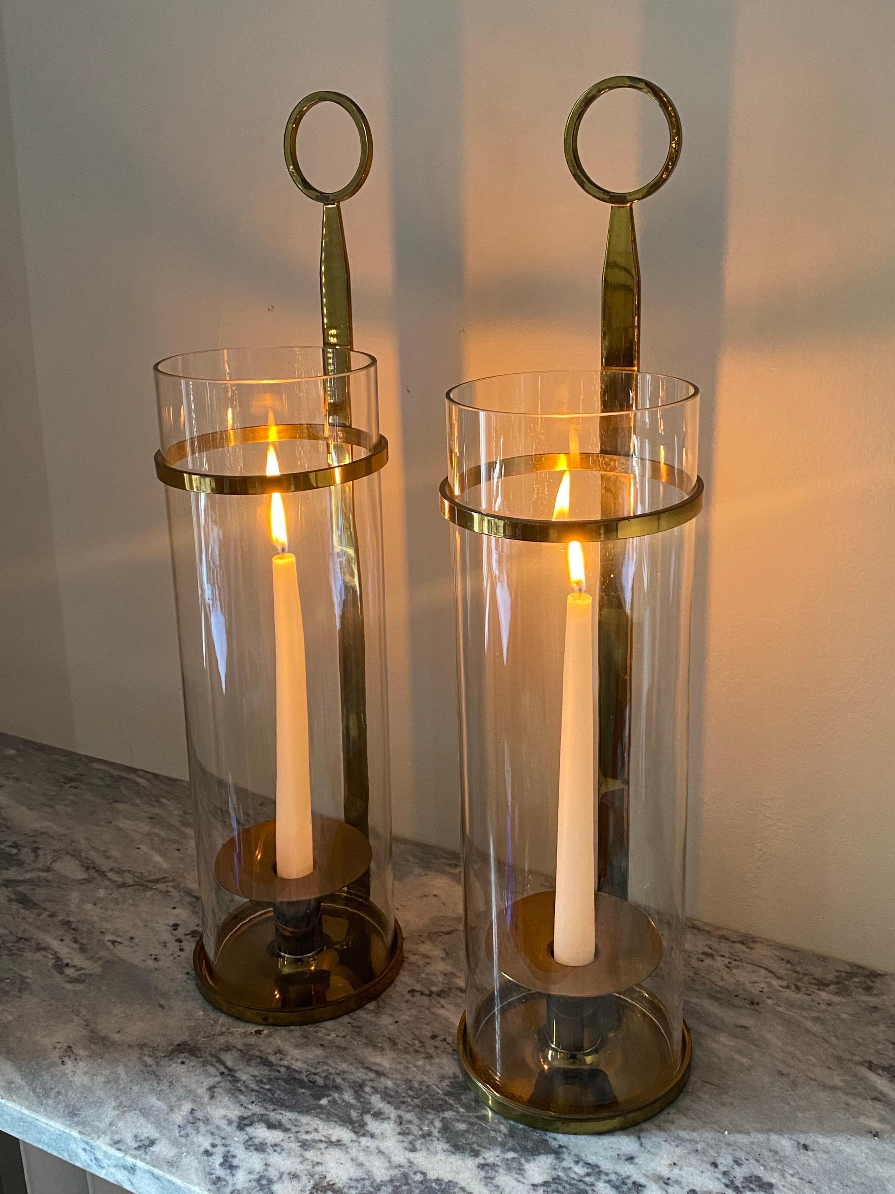 Pair of Tommi Parzinger for Dorlyn Silversmiths Brass Hurricane Candle Sconces in vendita 4