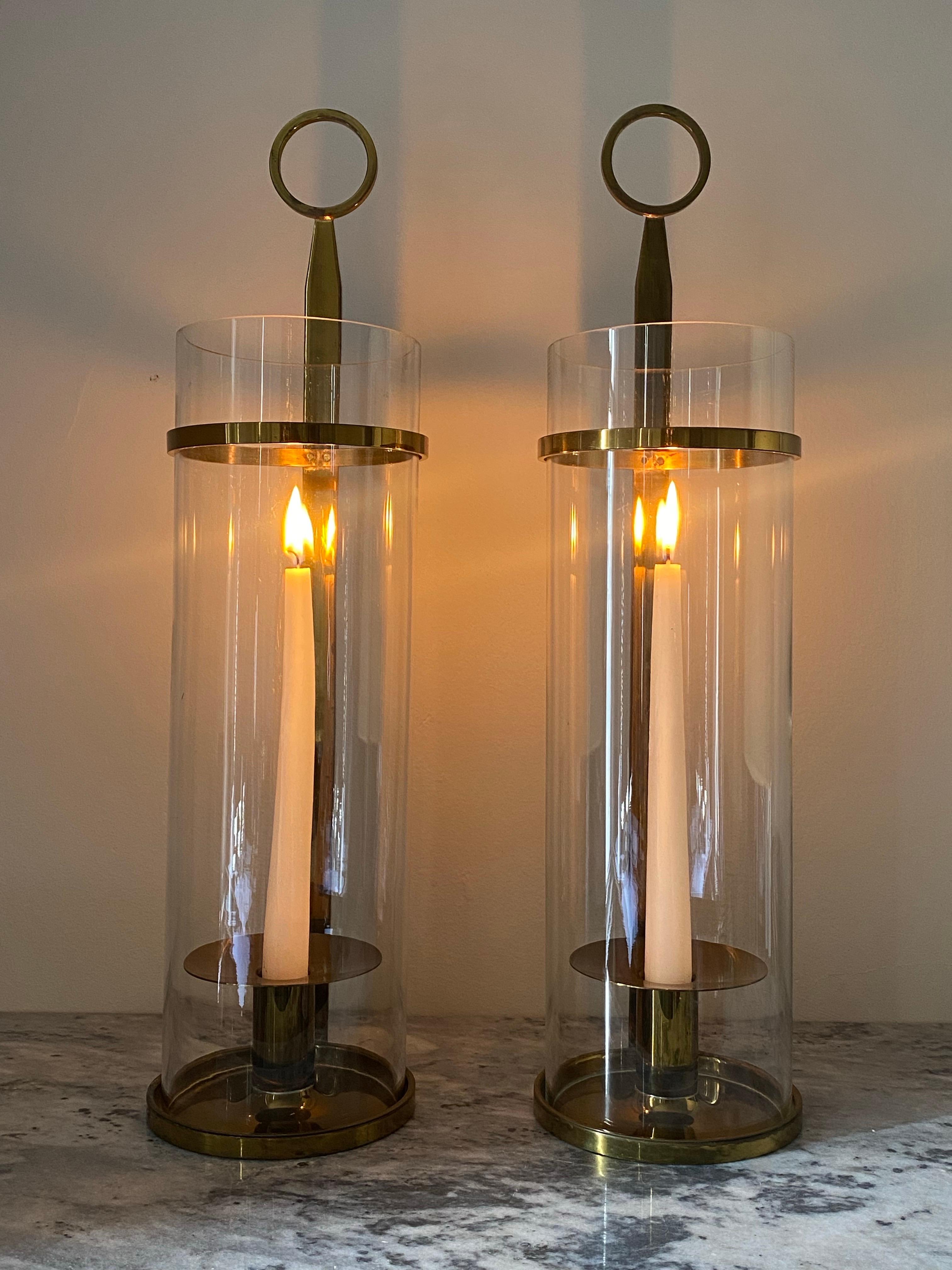 Pair of Tommi Parzinger for Dorlyn Silversmiths Brass Hurricane Candle Sconces in vendita 5