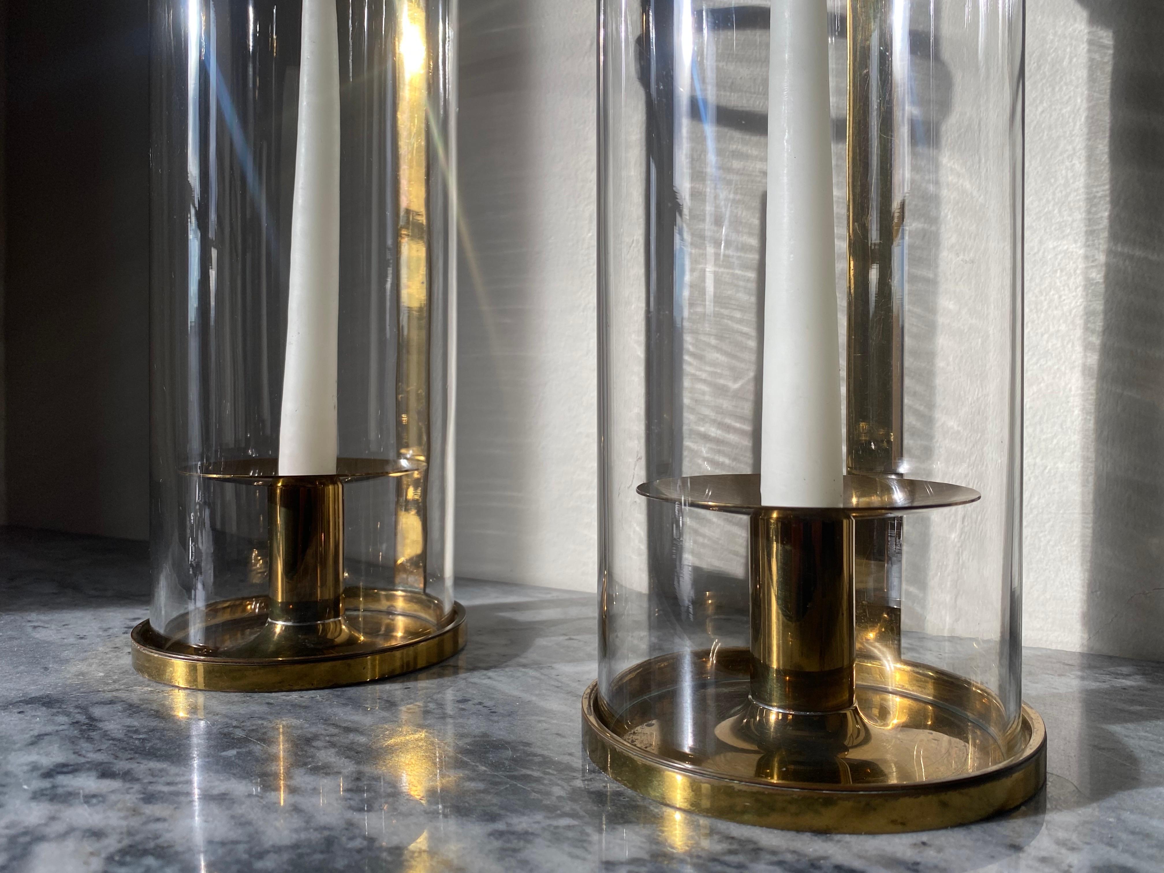 Pair of Tommi Parzinger for Dorlyn Silversmiths Brass Hurricane Candle Sconces in vendita 2