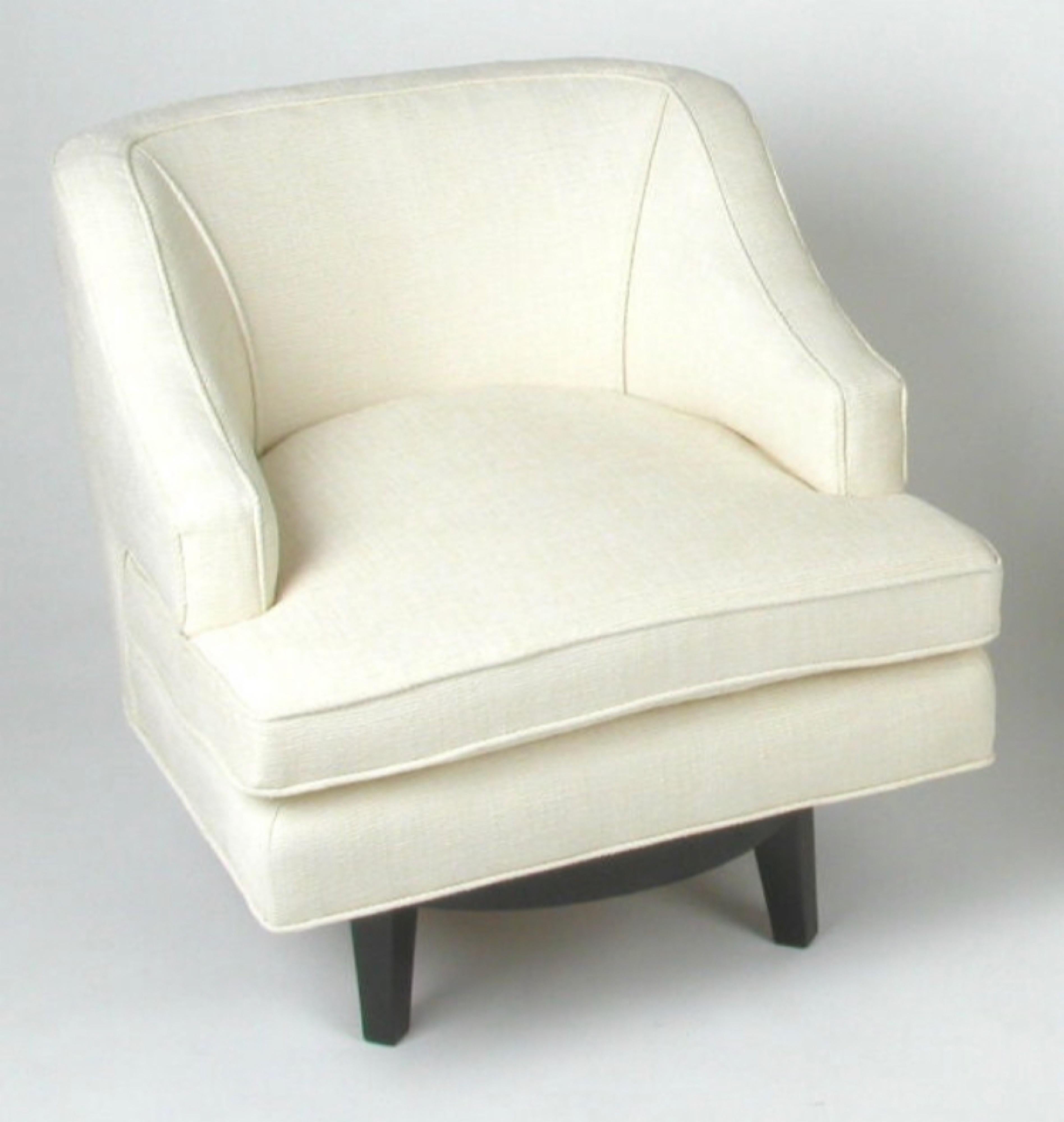 Pair of Tommi Parzinger Swivel Chairs for Charak Modern In Good Condition In Saint Louis, MO