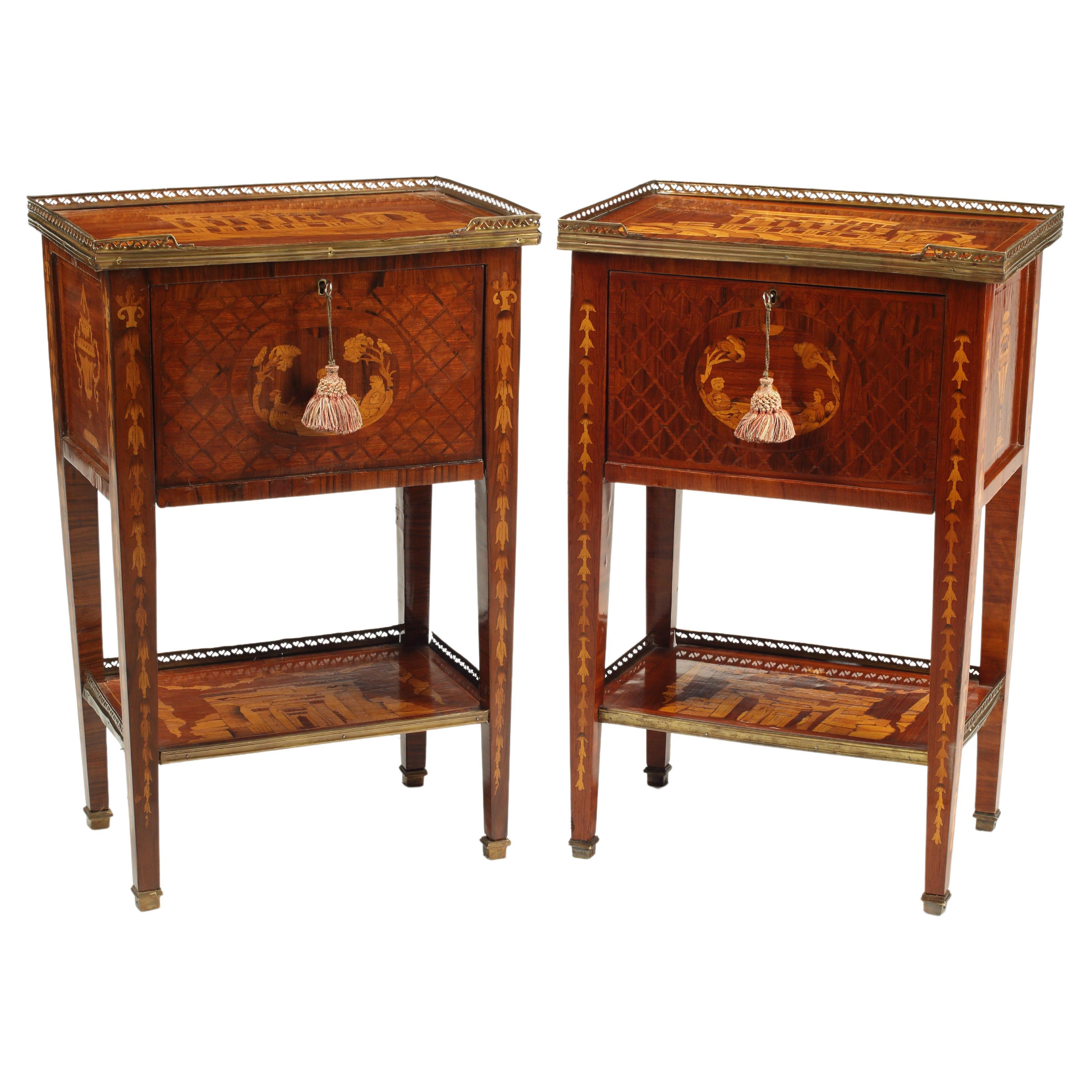 Paire de tables de nuit ou de tables d'appoint de style Topino, fin du 19ème siècle français en vente