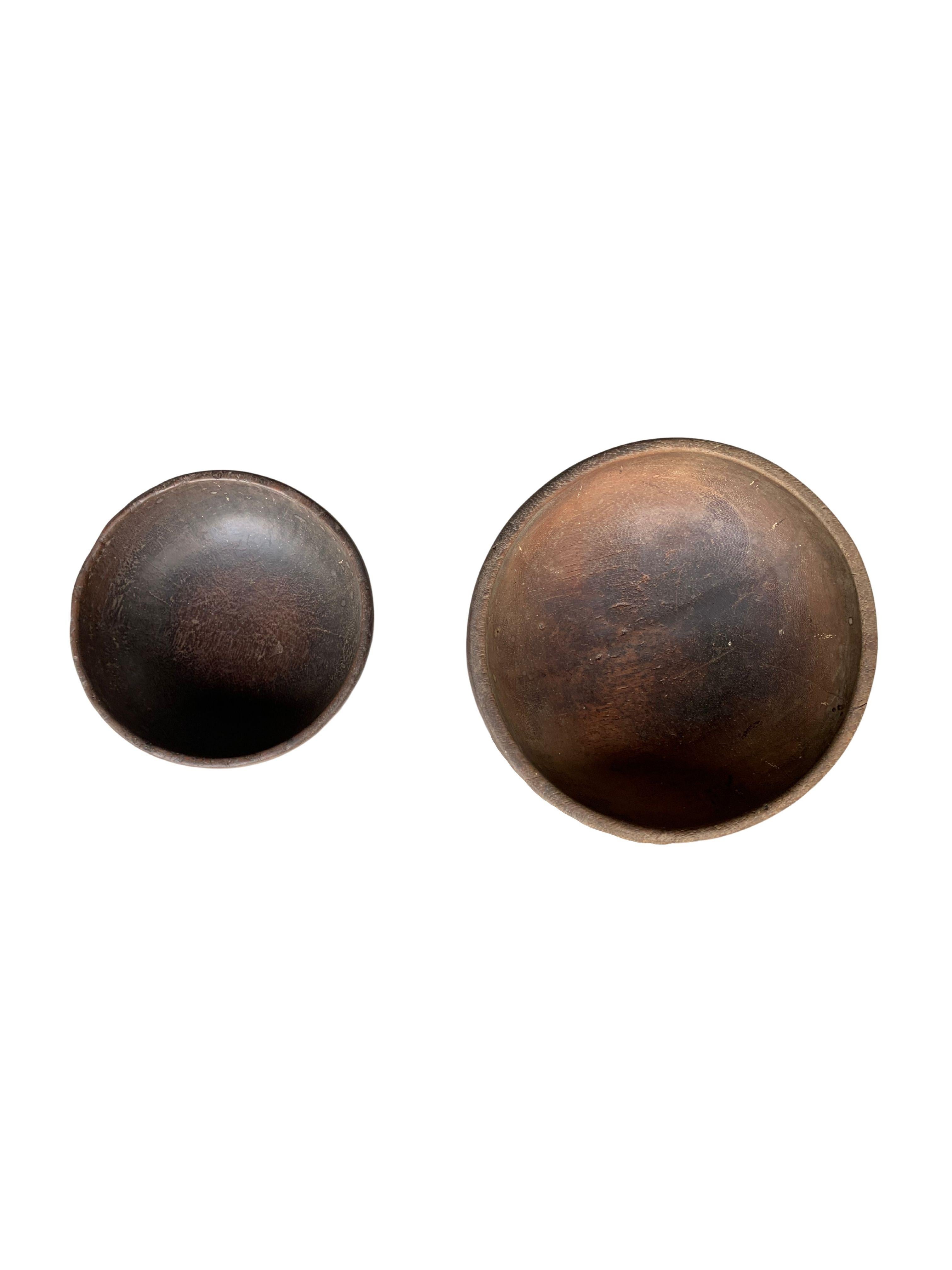 Hand-Crafted Pair of Toraja Wood Ceremonial Bowls, Sulawesi, Indonesia, c. 1900 For Sale