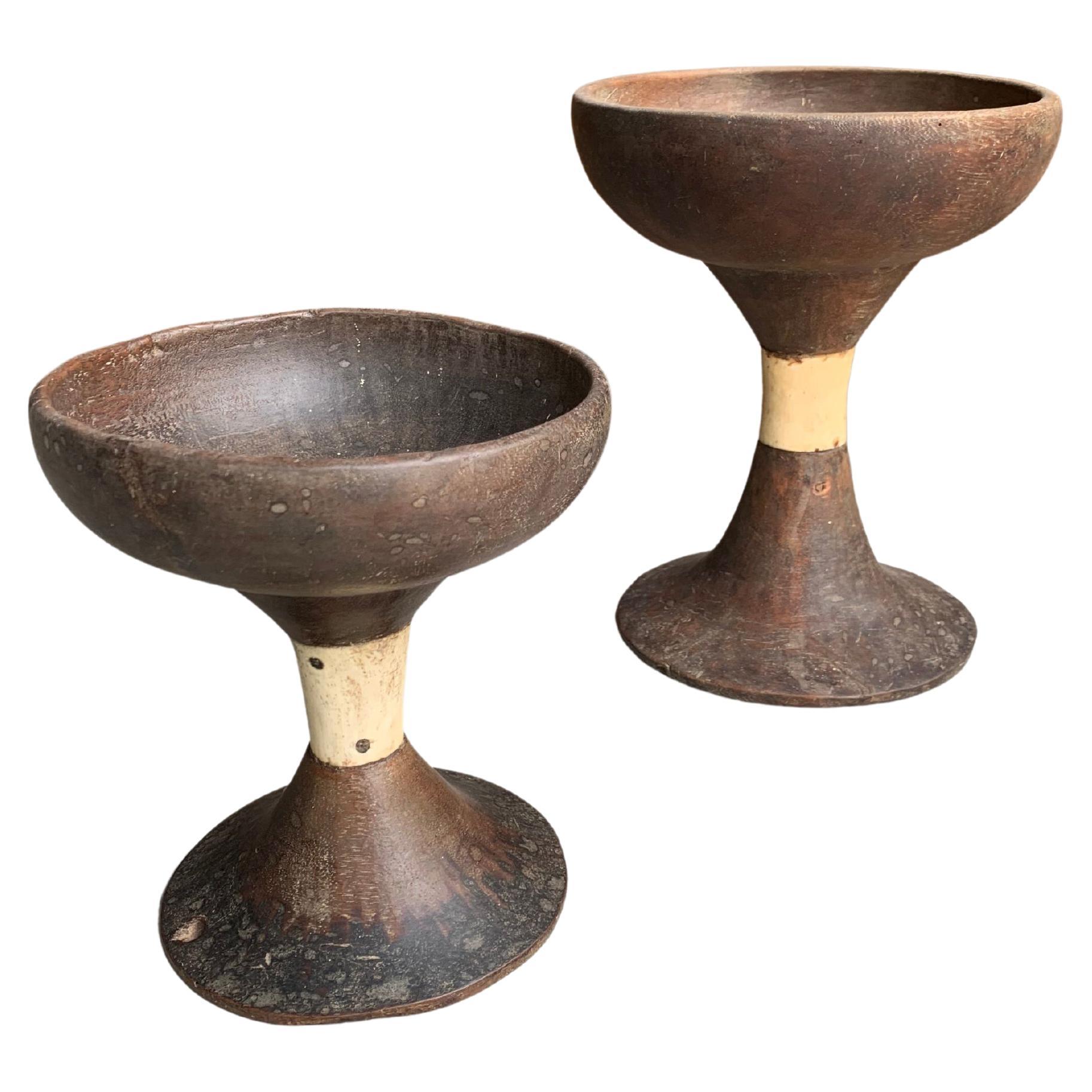 Paire de bols de cérémonie en bois de Toraja, Sulawesi, Indonésie, vers 1900 en vente