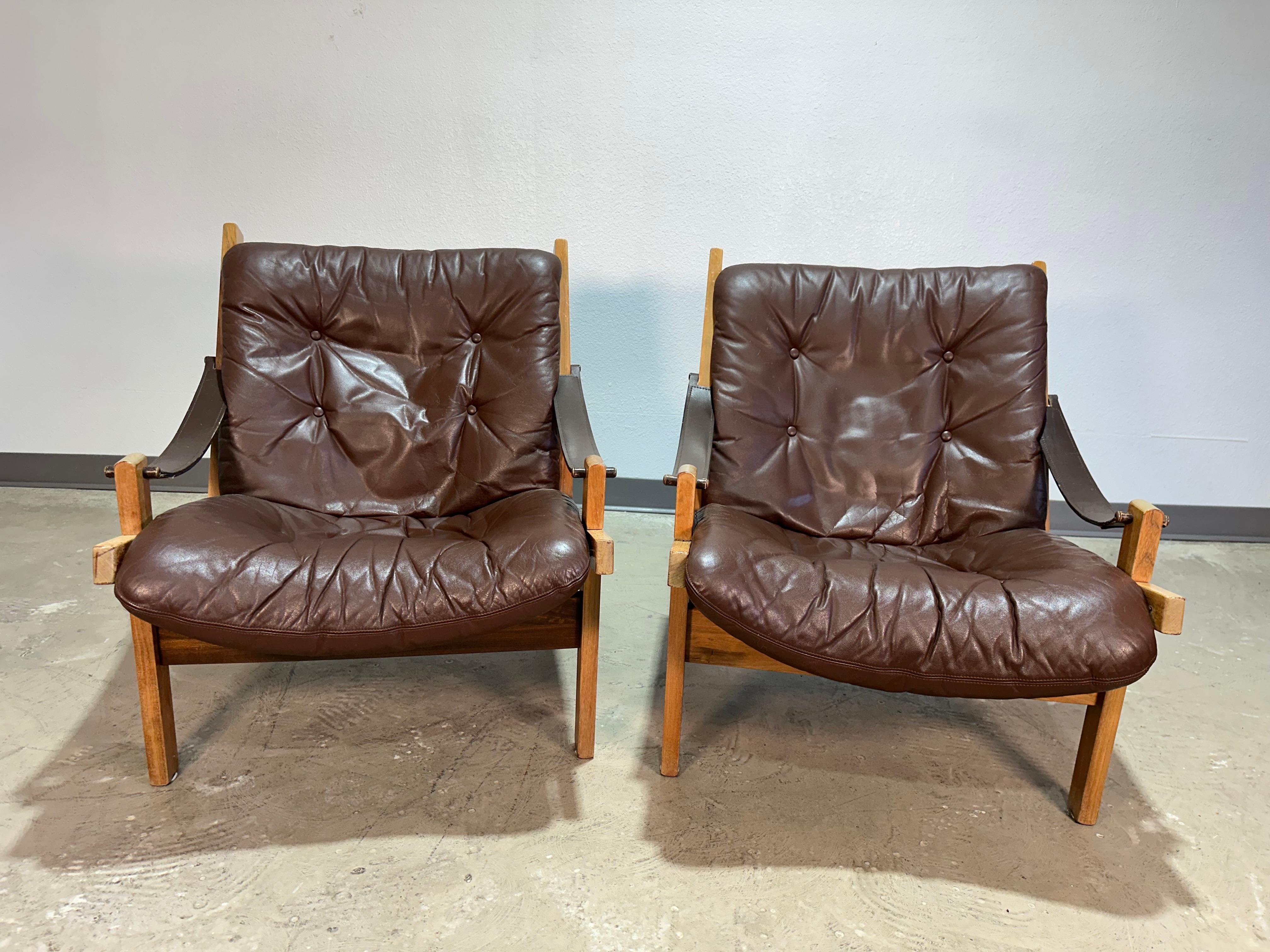 Norvegese Coppia di sedie facili Torbjorn Afdal Hunter per Bruksbo Norvegia in vendita