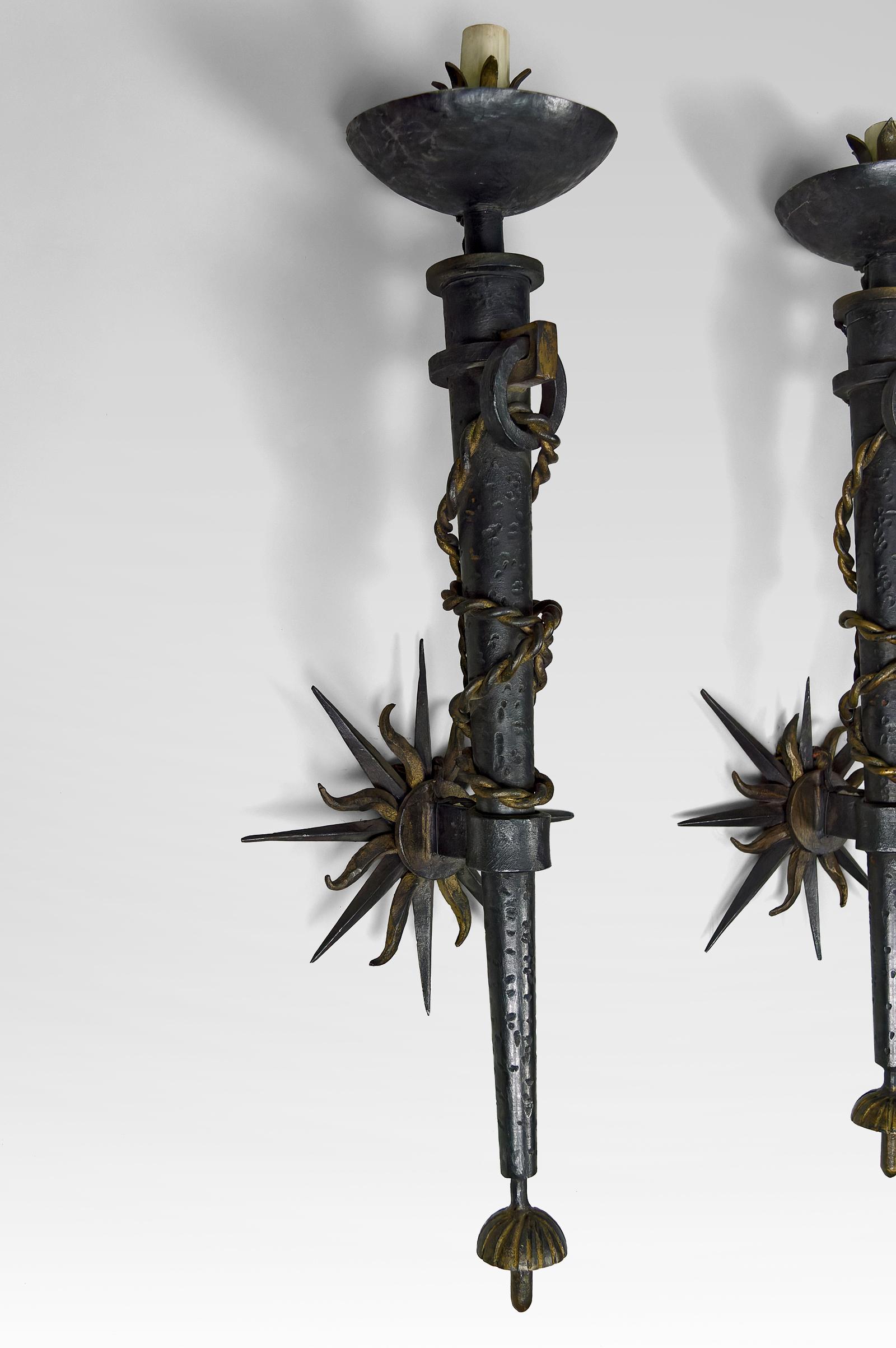 Pair of torchiere sconces in wrought iron by Gilbert Poillerat, France, 1940's For Sale 3