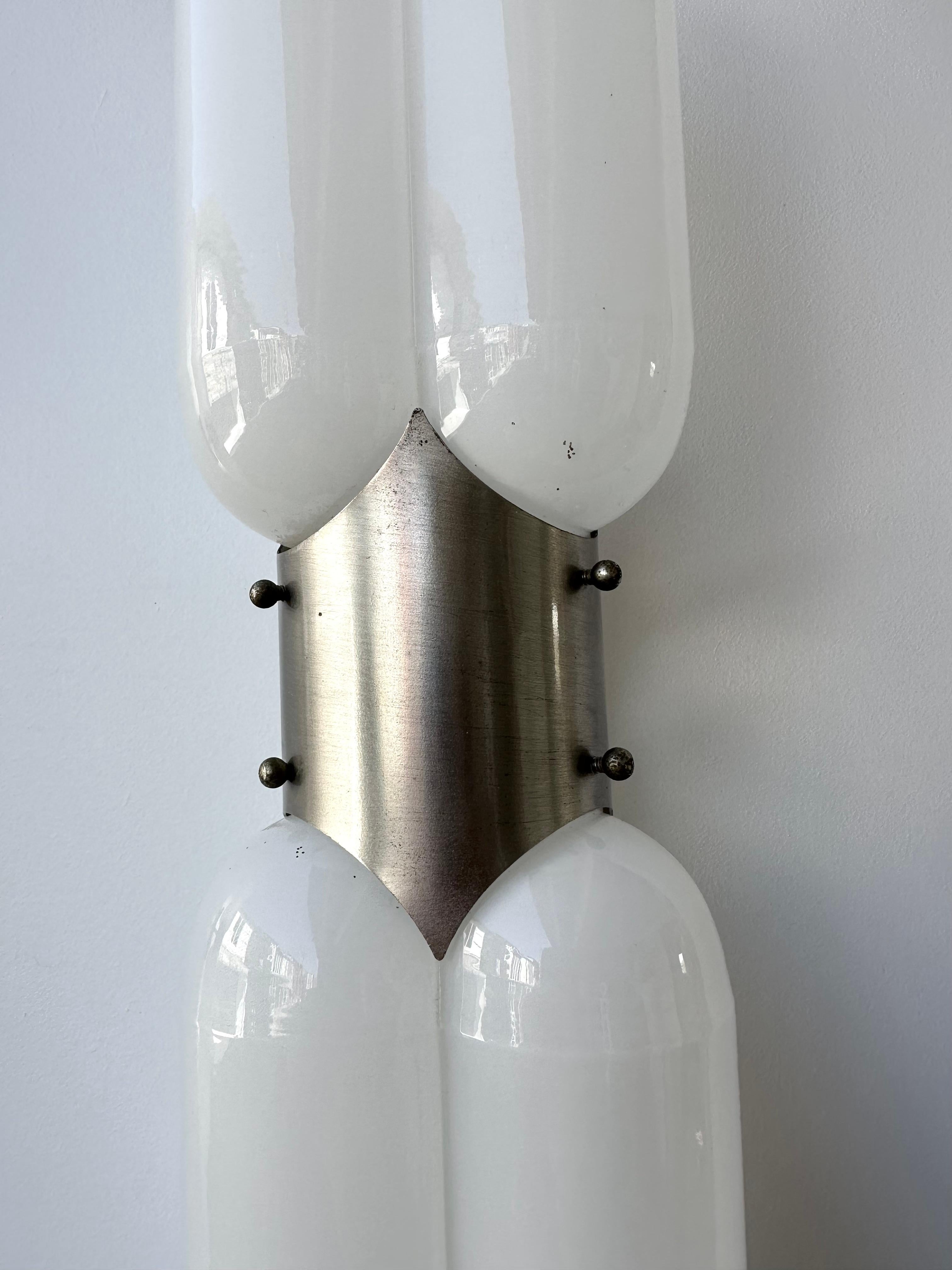 Mid-Century Modern Space Age Pair of gellule torpedo wall lamps lights lightning sconces by Carlo Nason for the manufacture Mazzega, blown Murano glass, silver nickeled metal structure. Famous manufacture like Venini, Vistosi, La Murrina, VeArt,