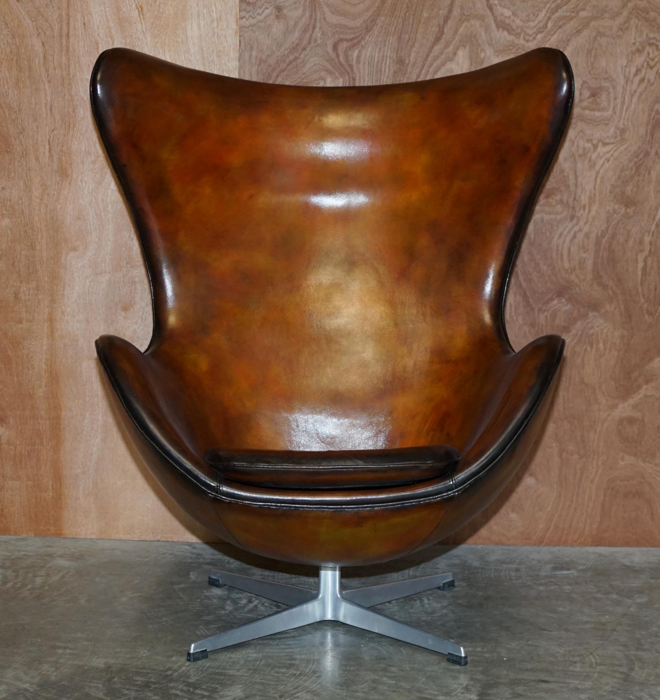 Pair of Totally Restored Original 1963 Fully Stamped Fritz Hansen Egg Chairs 4