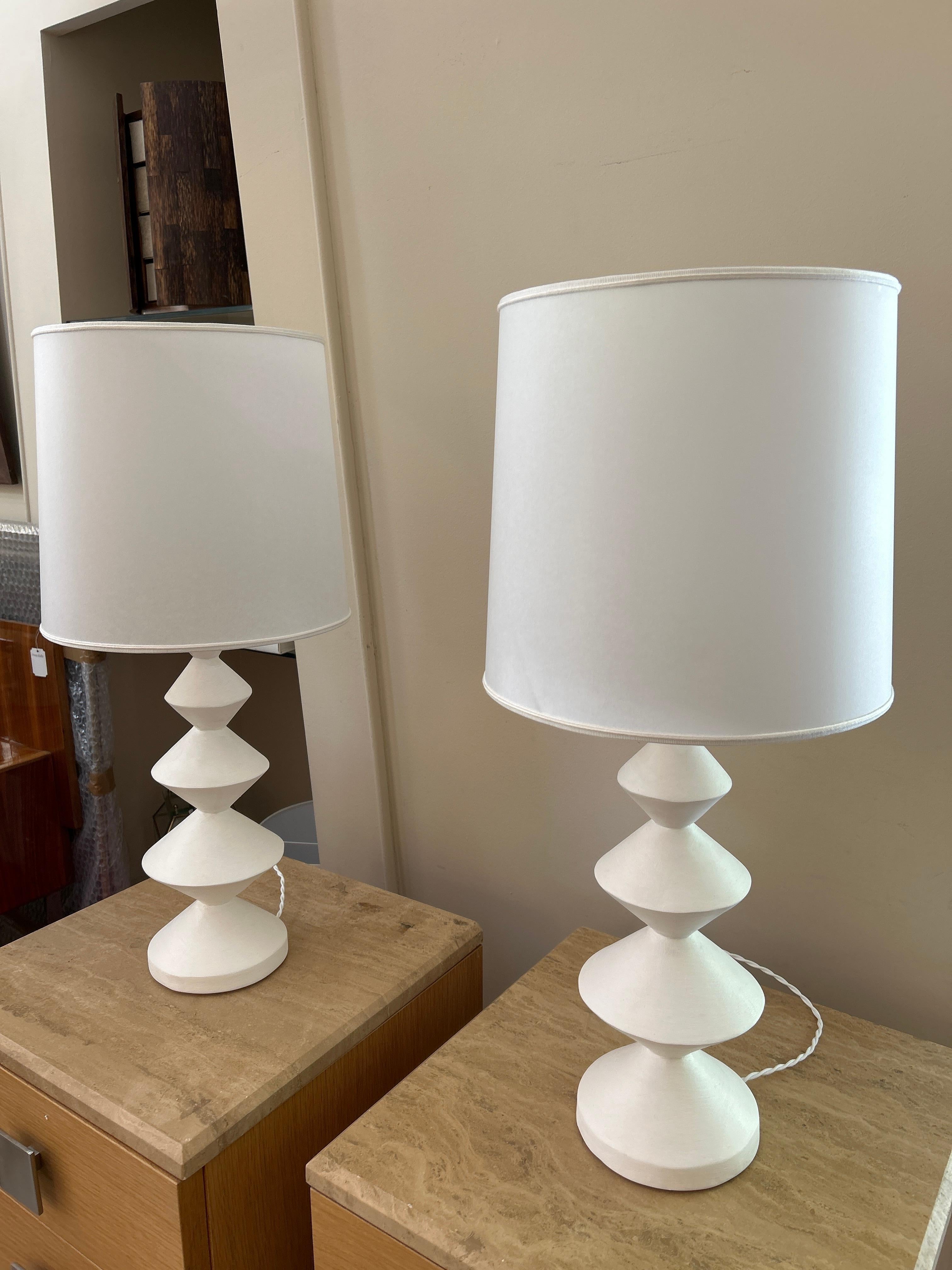 Paire de lampes Totem, plâtre en vente 6