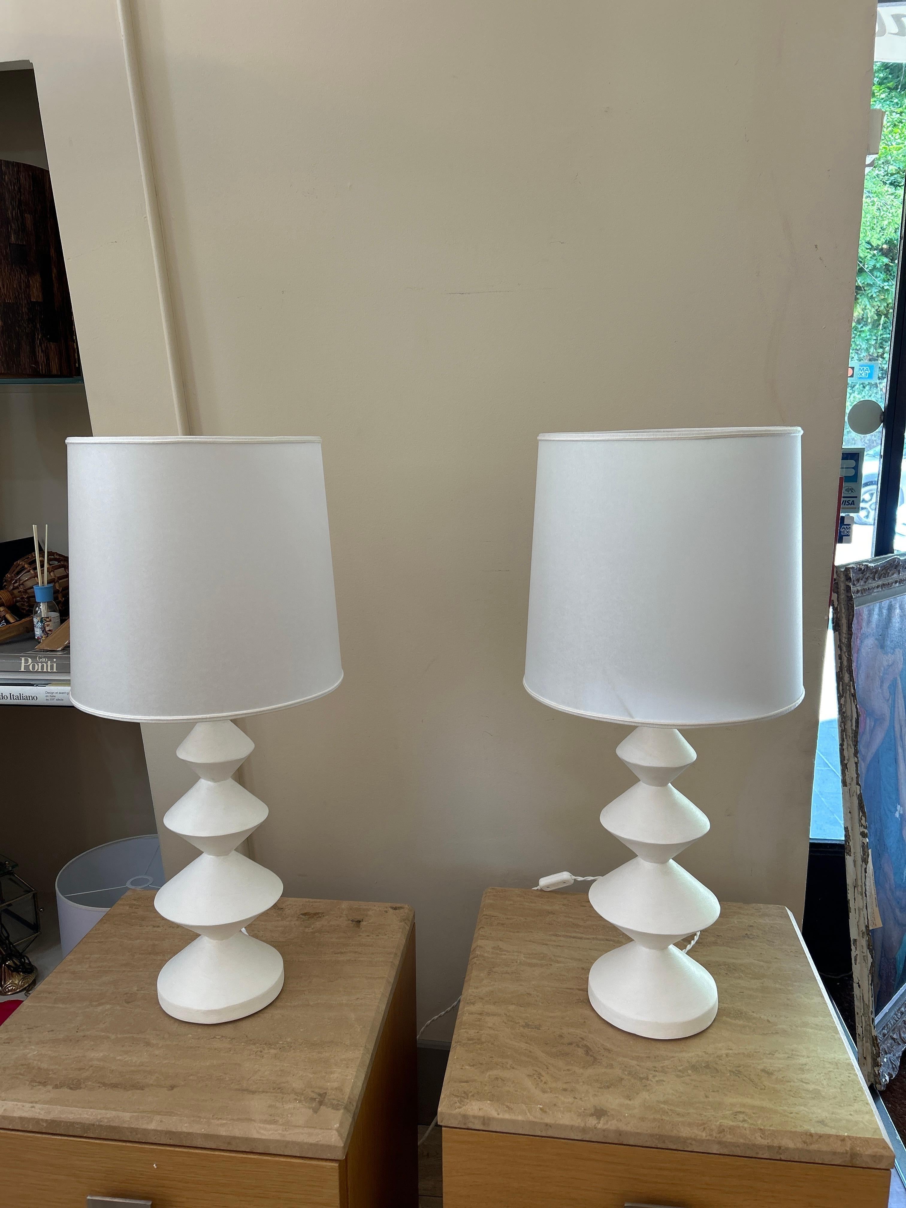 Paire de lampes Totem, plâtre en vente 8